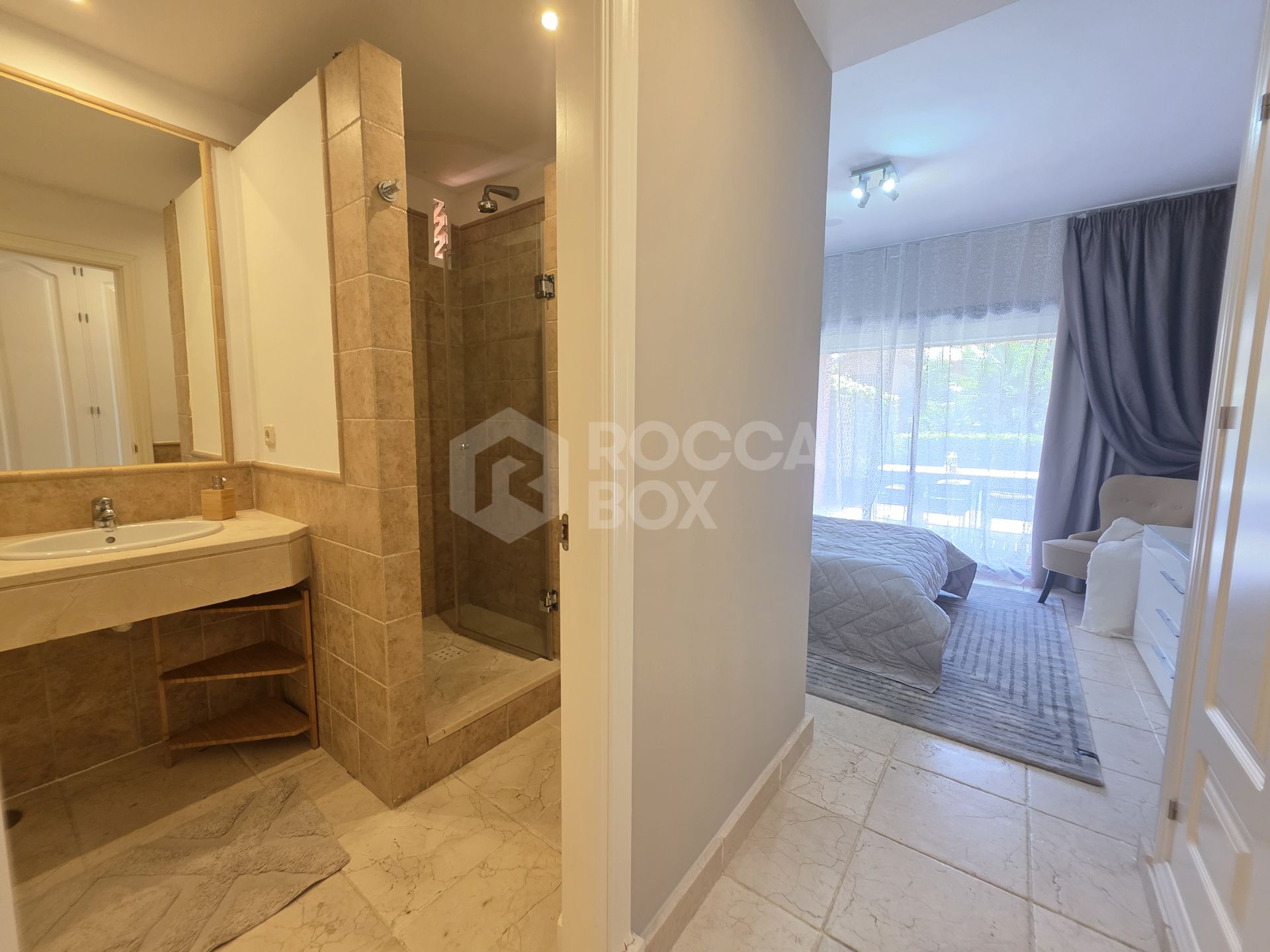 Exquisite Ground Floor Apartment in Benatalaya