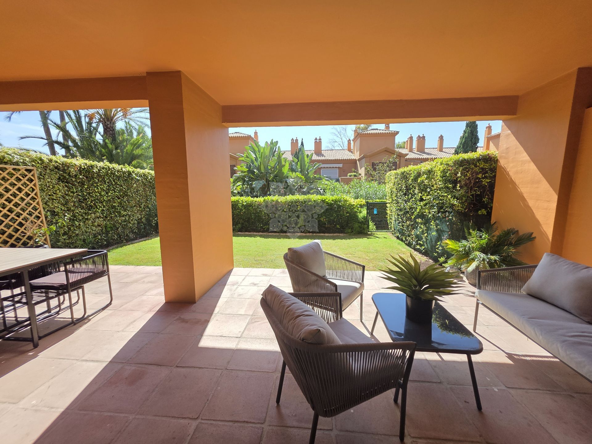 Ground Floor Apartment in Benatalaya, Estepona