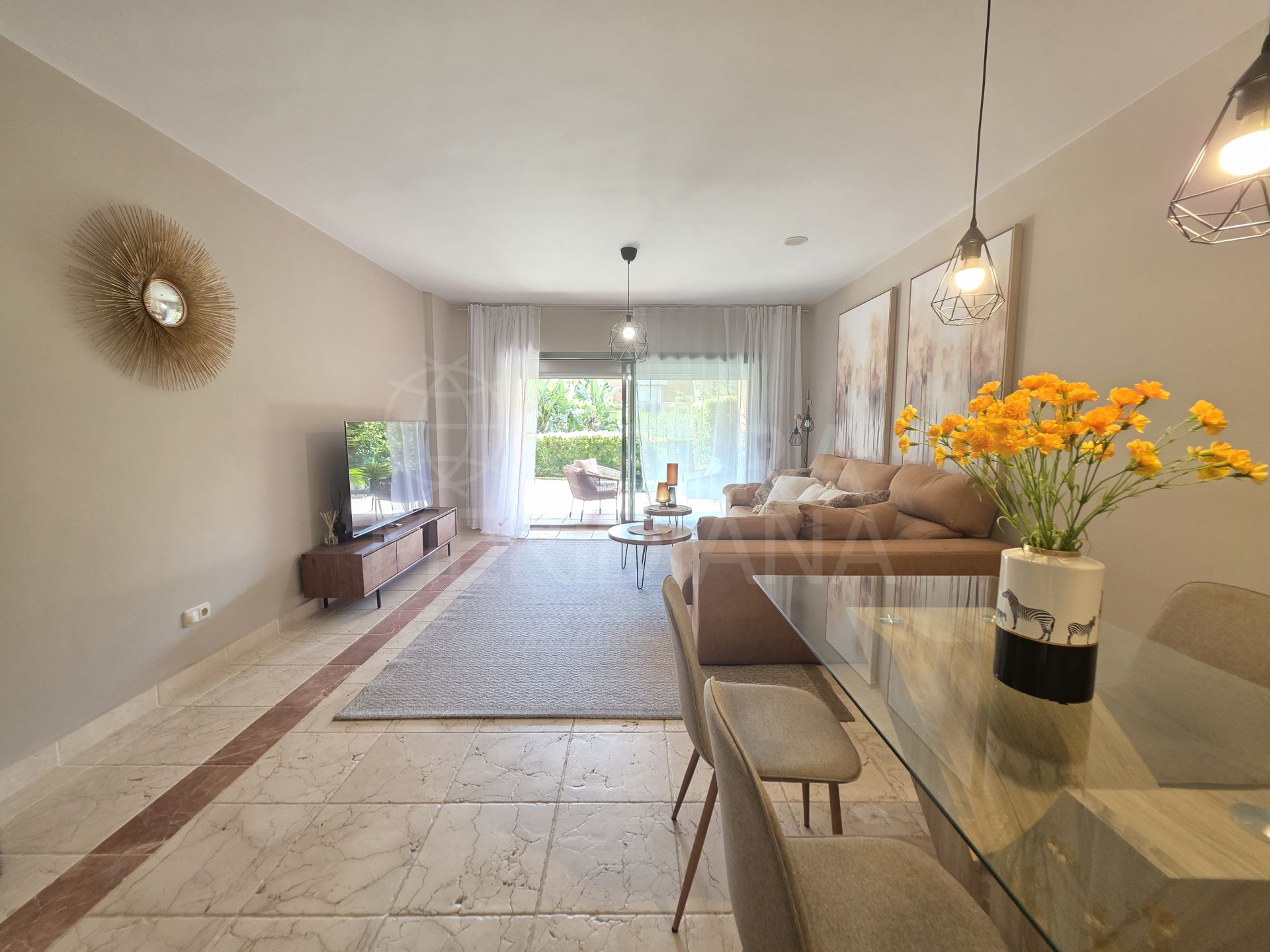 Ground Floor Apartment in Benatalaya, Estepona