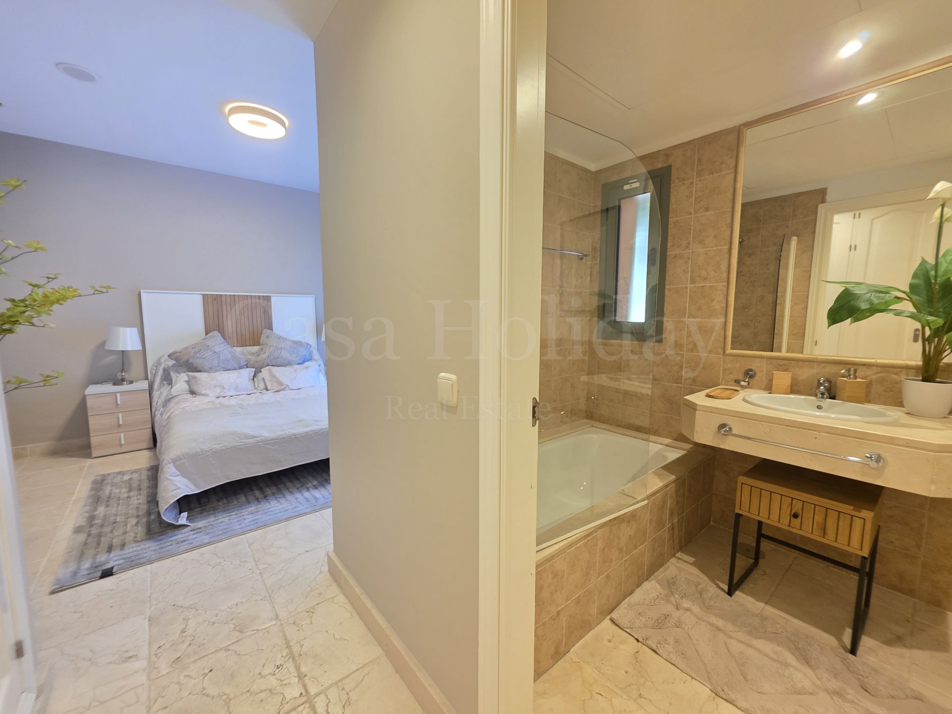 Apartamento Planta Baja en Benatalaya, Estepona