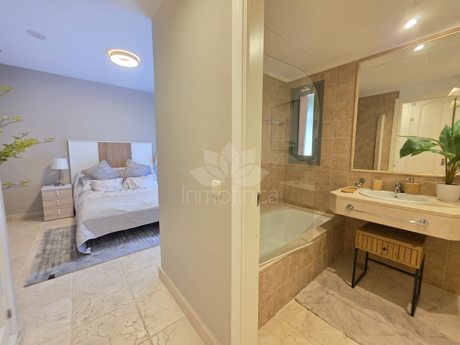 Ground Floor Apartment in Benatalaya, Estepona