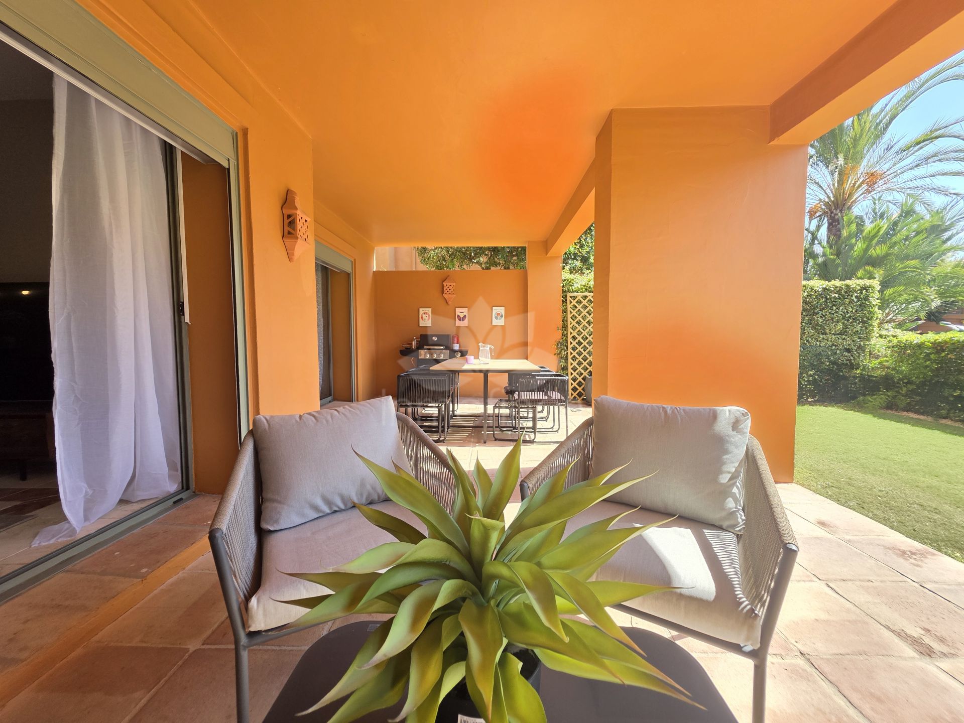 Ground Floor Apartment in Benatalaya, Estepona