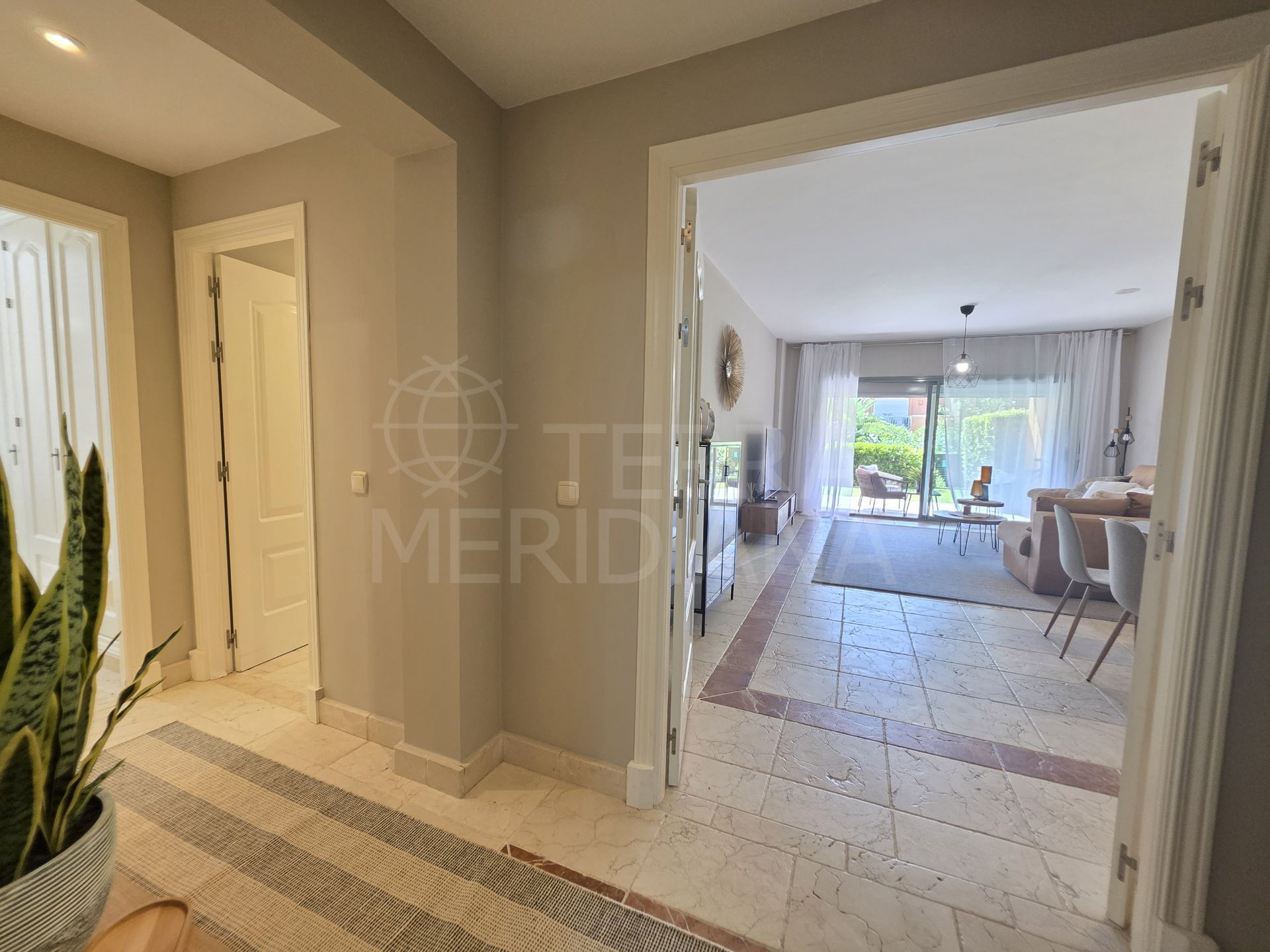 Ground Floor Apartment in Benatalaya, Estepona