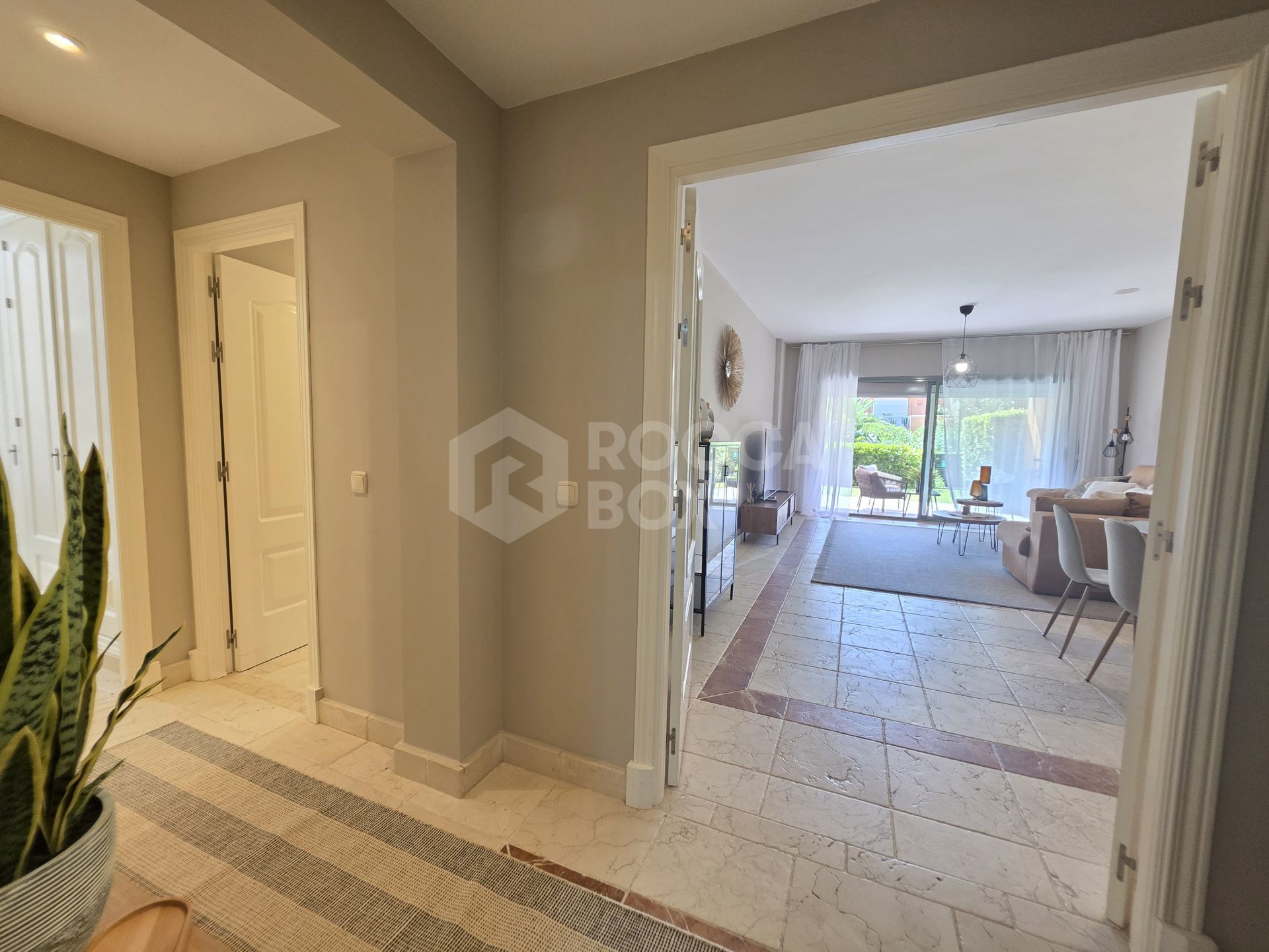 Exquisite Ground Floor Apartment in Benatalaya