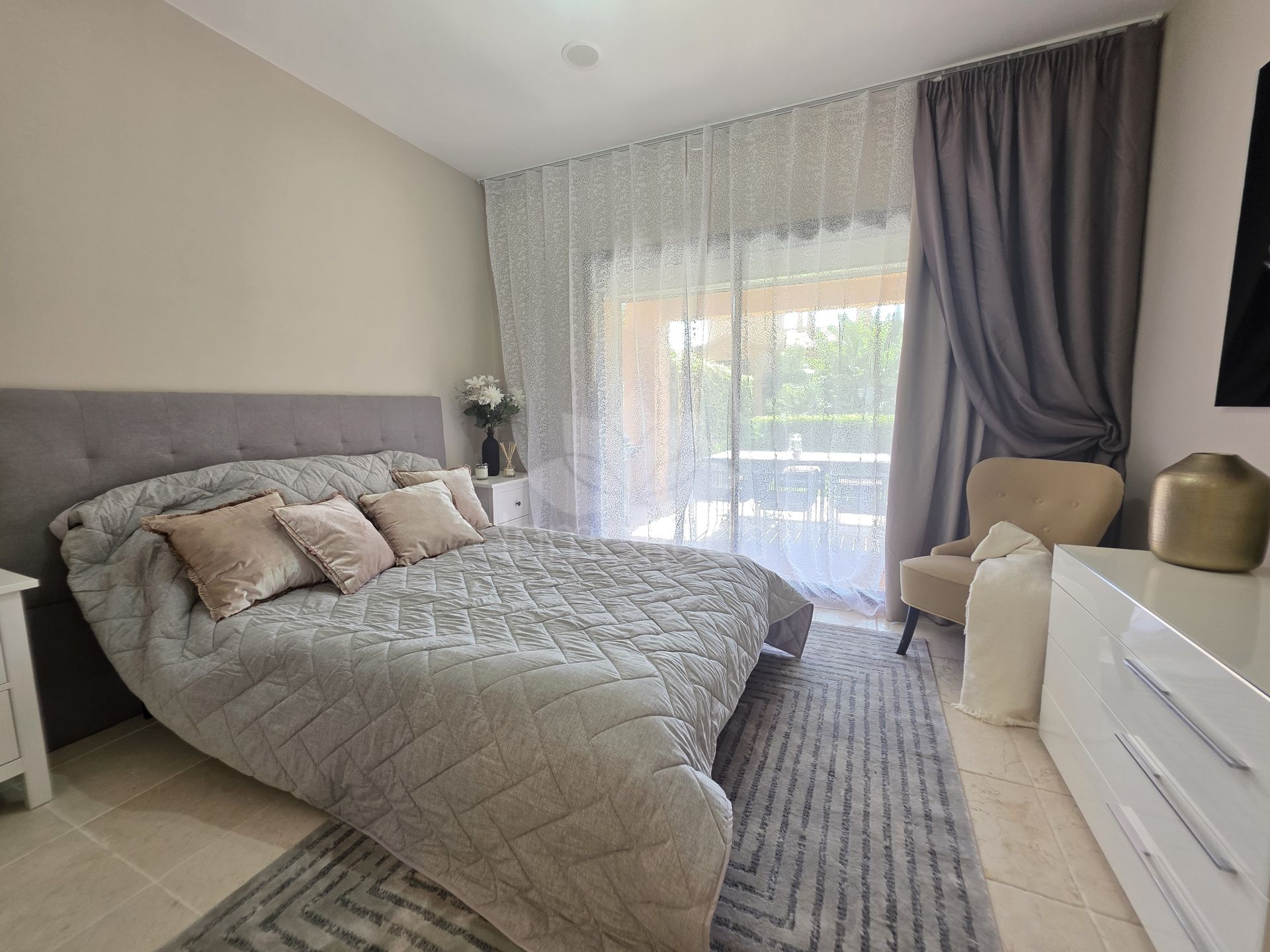 Ground Floor Apartment in Benatalaya, Estepona