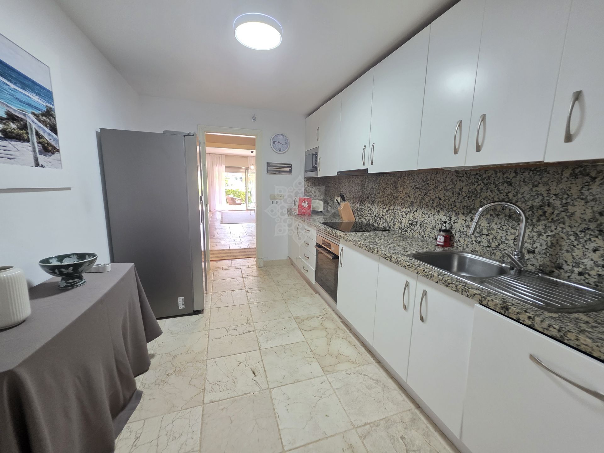 Ground Floor Apartment in Benatalaya, Estepona
