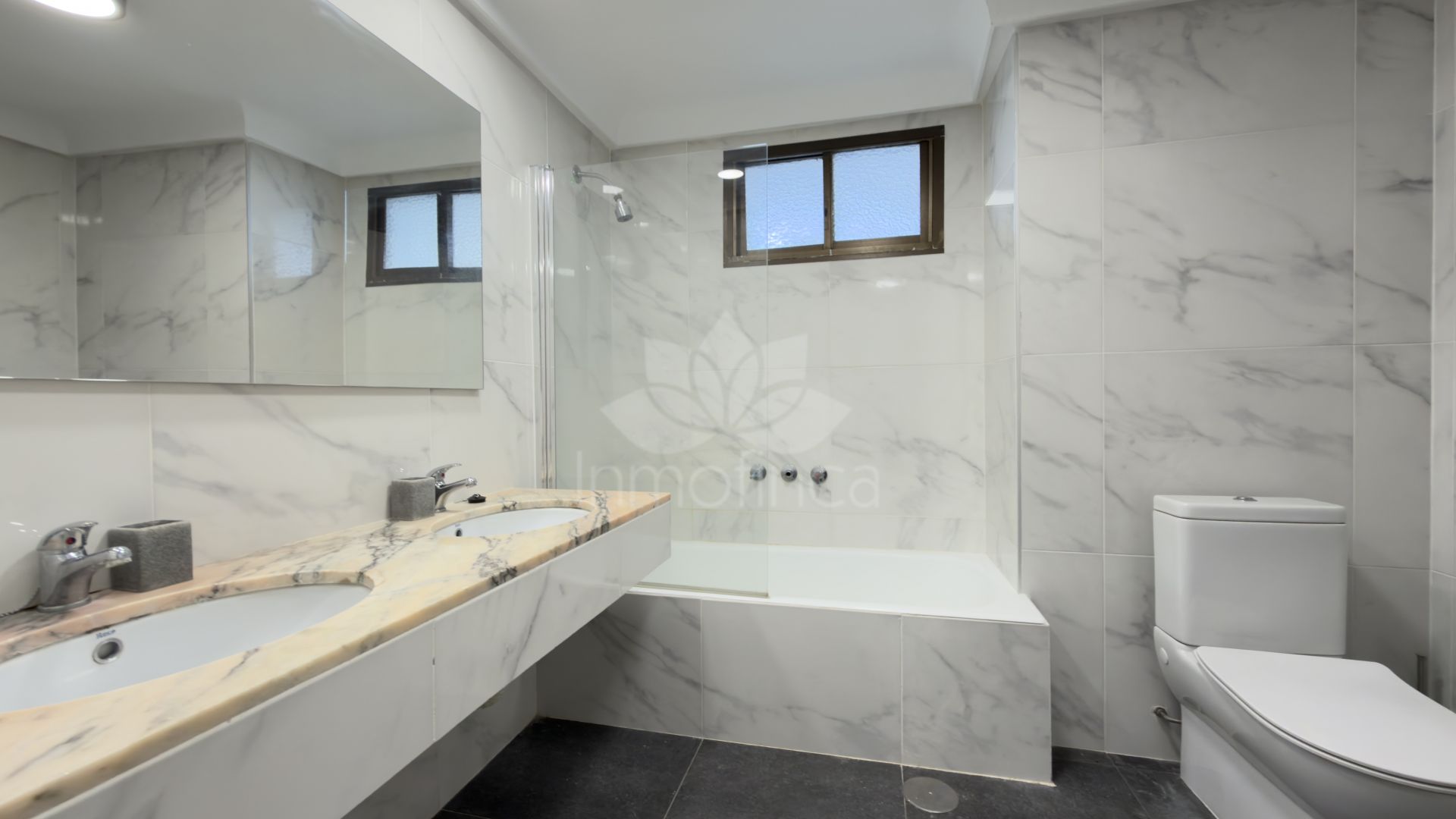 Apartamento en Atalaya Golf, Estepona