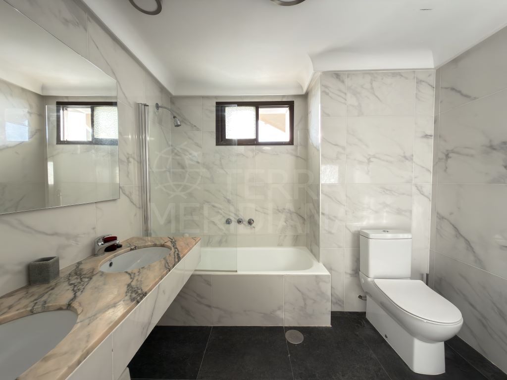 Apartment in Atalaya Golf, Estepona