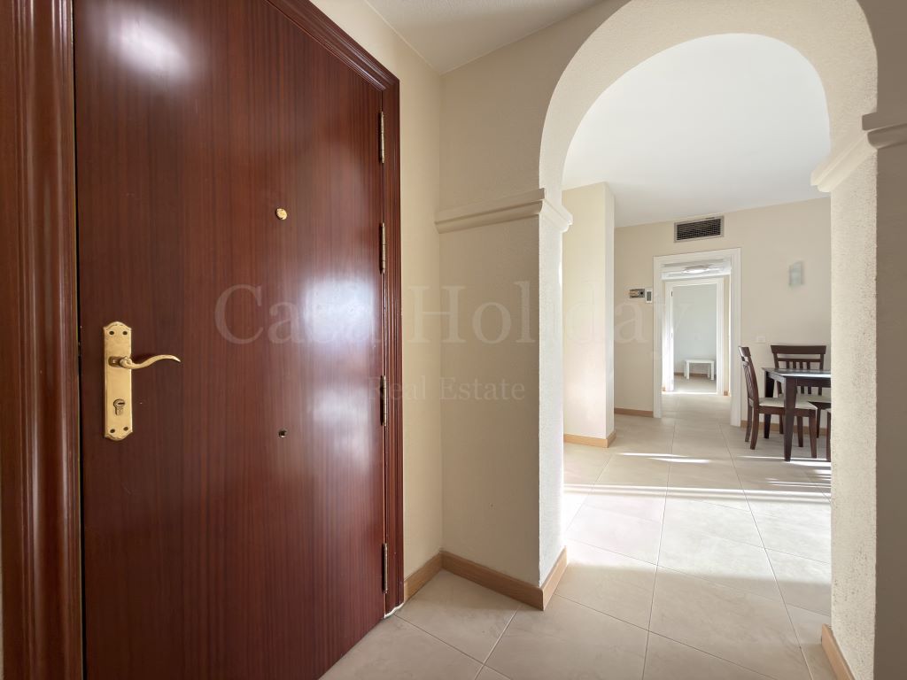 Apartamento en Atalaya Golf, Estepona