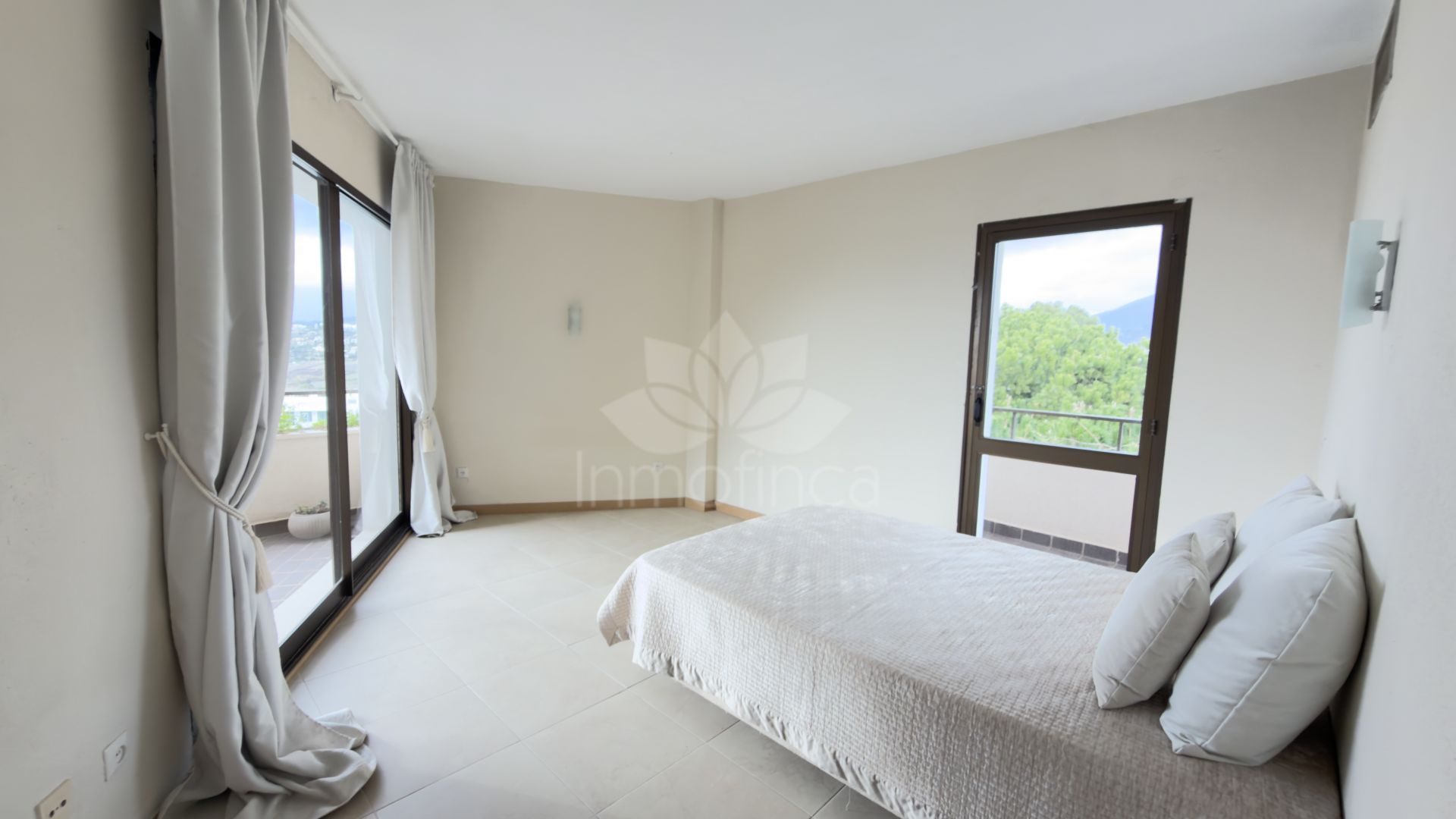 Apartamento en Atalaya Golf, Estepona