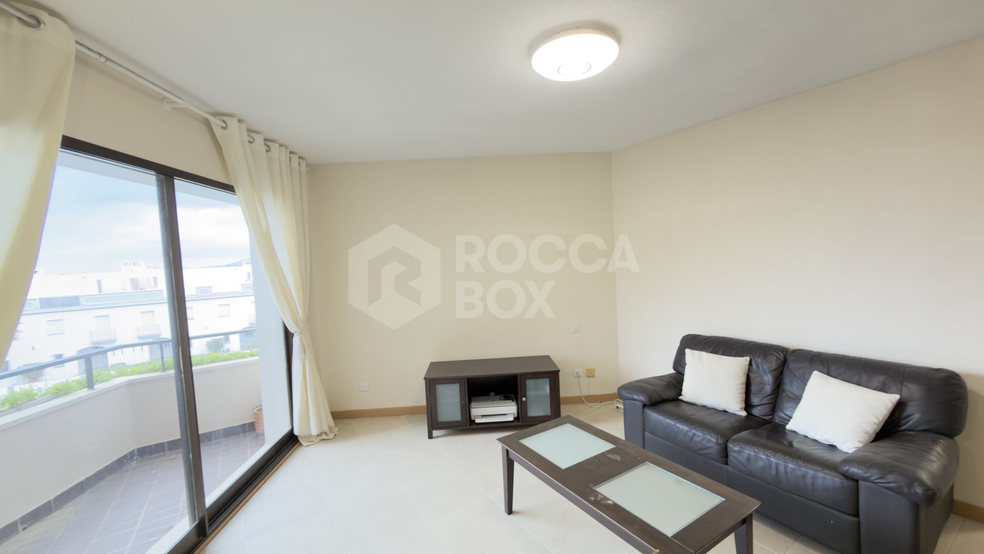 Apartment for sale in Atalaya Golf, Estepona East