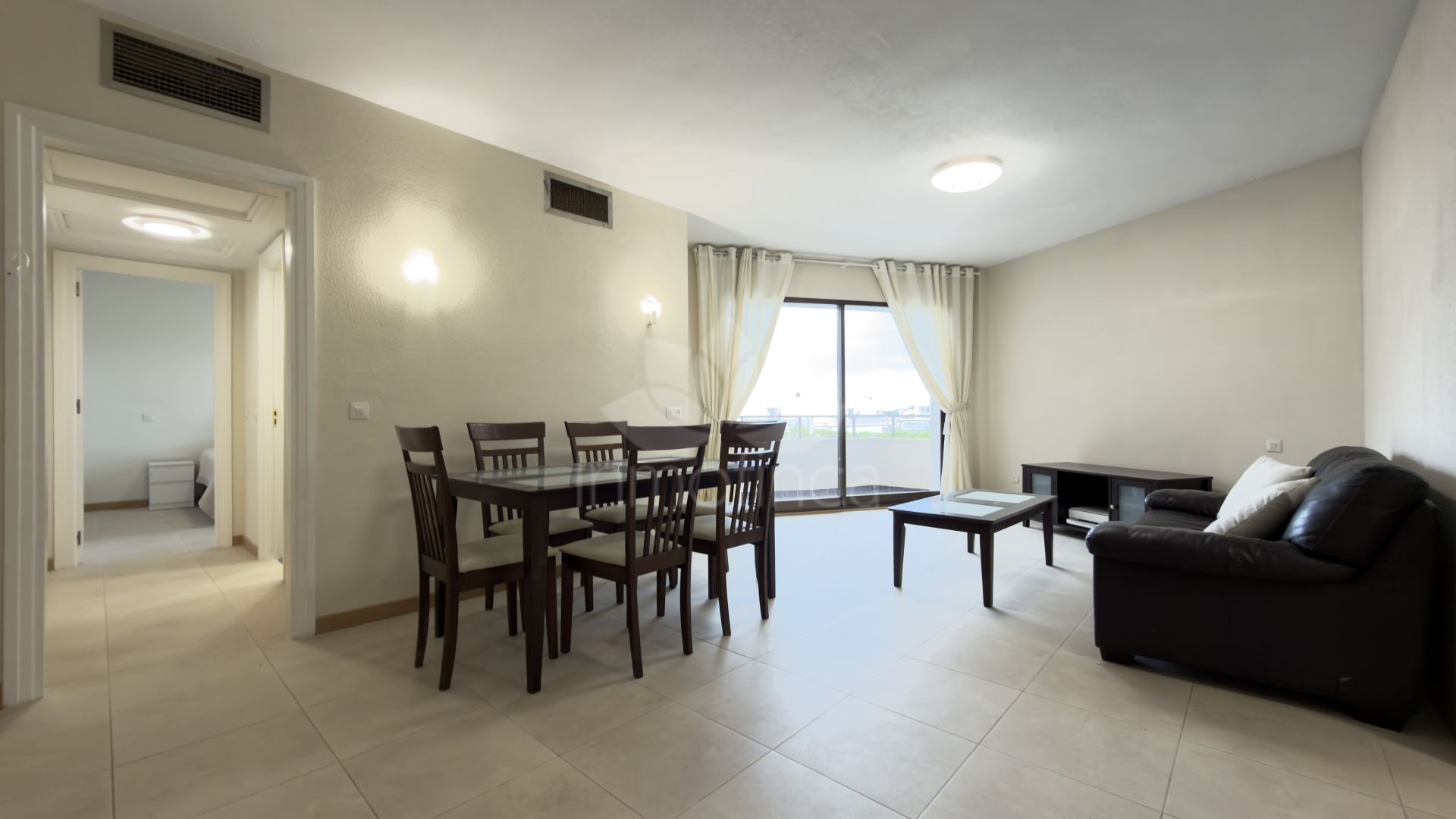 Apartamento en Atalaya Golf, Estepona