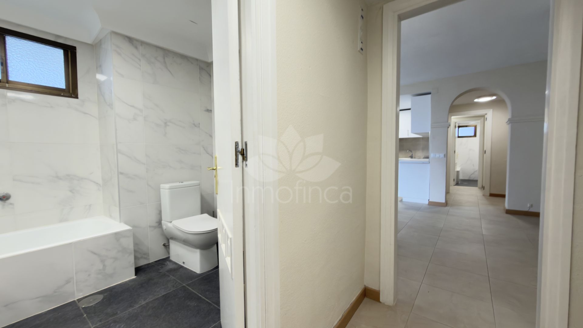 Apartamento en Atalaya Golf, Estepona