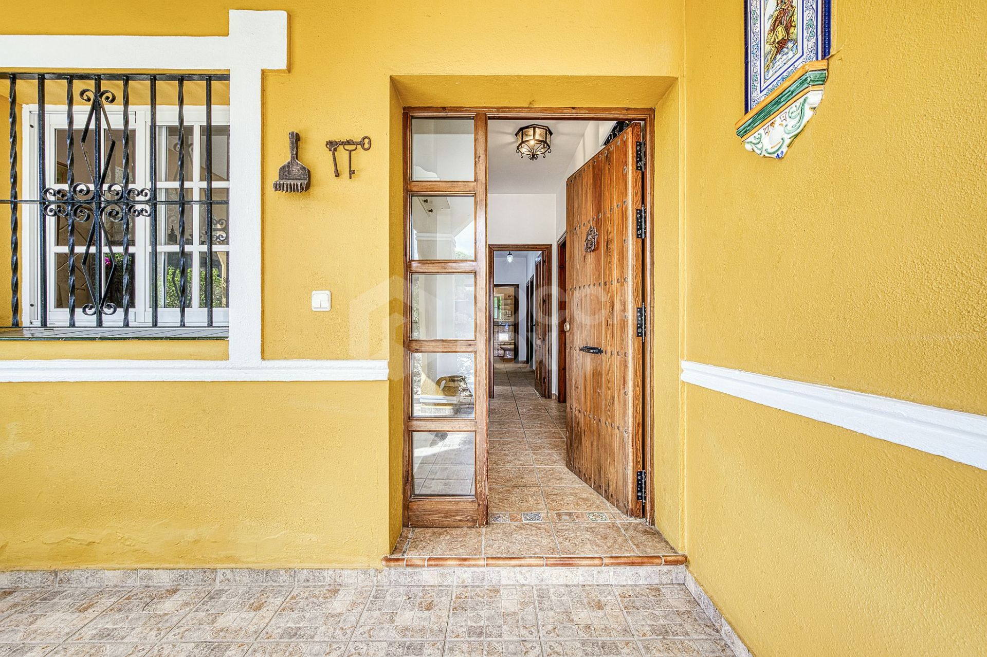 Independent Mediterranean-Style Villa Just 900 m from the Beach – Marbella East