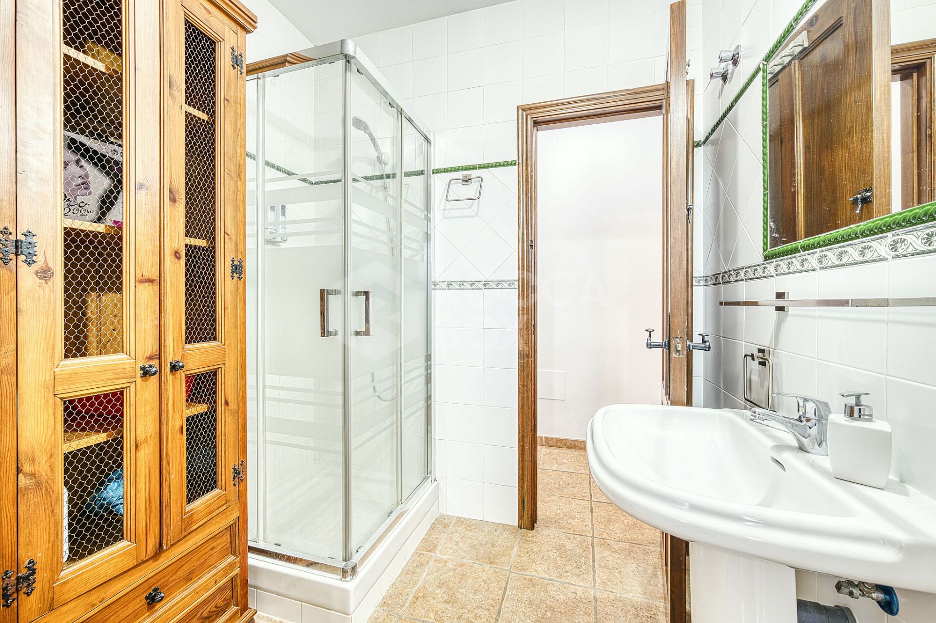 Independent Mediterranean-Style Villa Just 900 m from the Beach – Marbella East