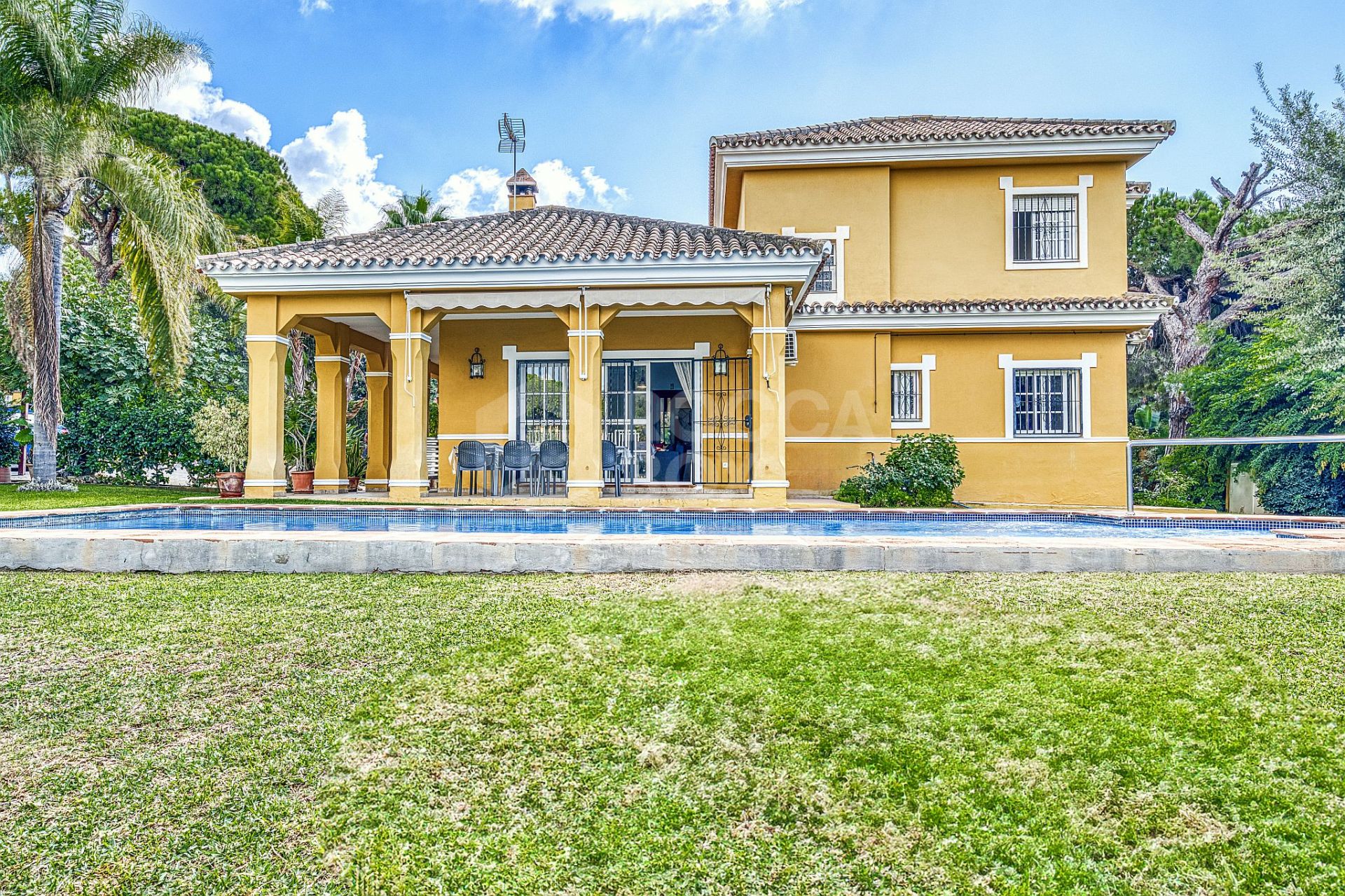 Independent Mediterranean-Style Villa Just 900 m from the Beach – Marbella East