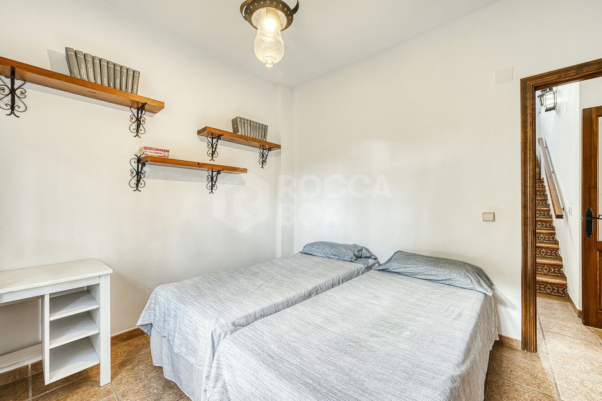 Independent Mediterranean-Style Villa Just 900 m from the Beach – Marbella East