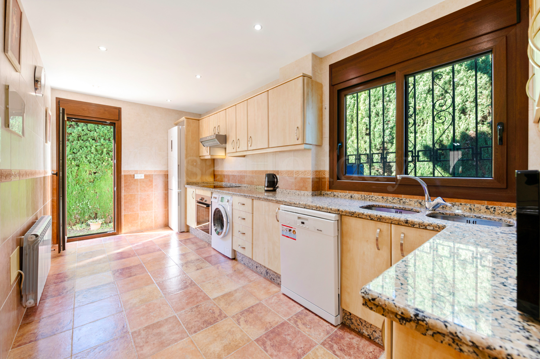 Villa in Atalaya, Estepona