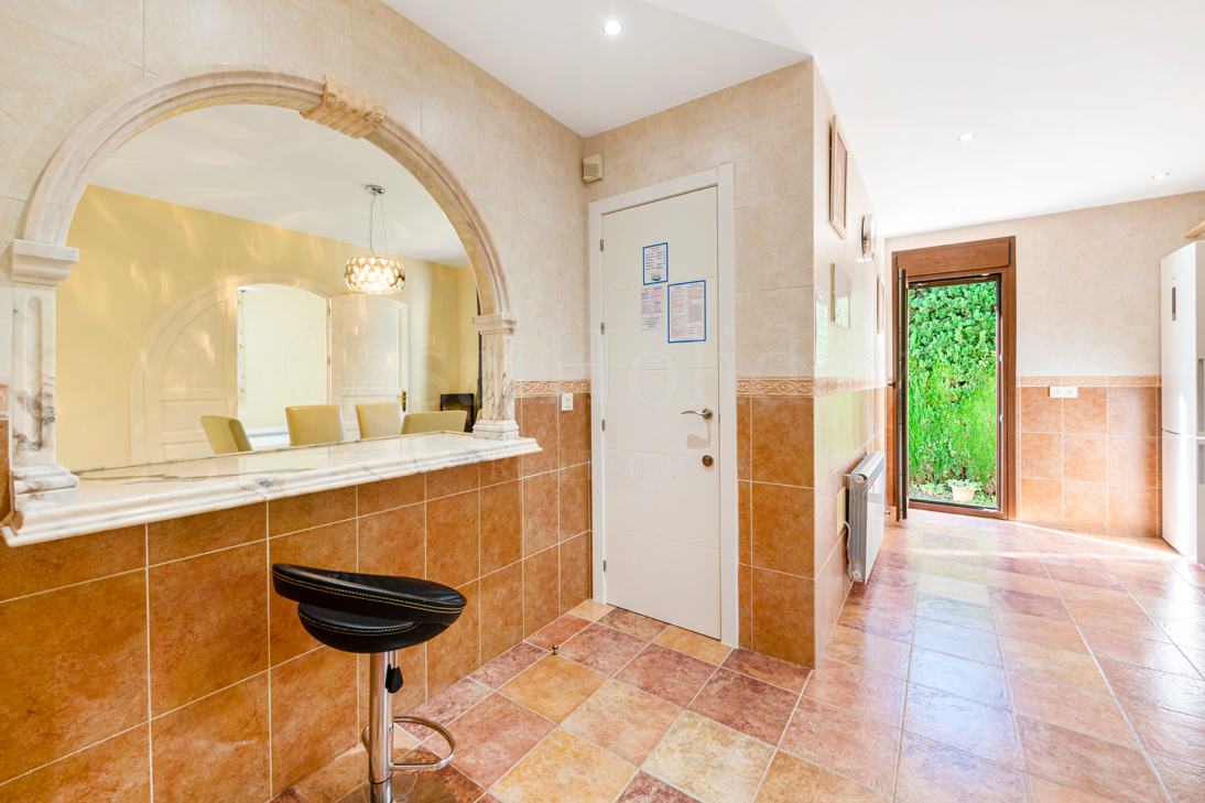 Villa in Atalaya, Estepona