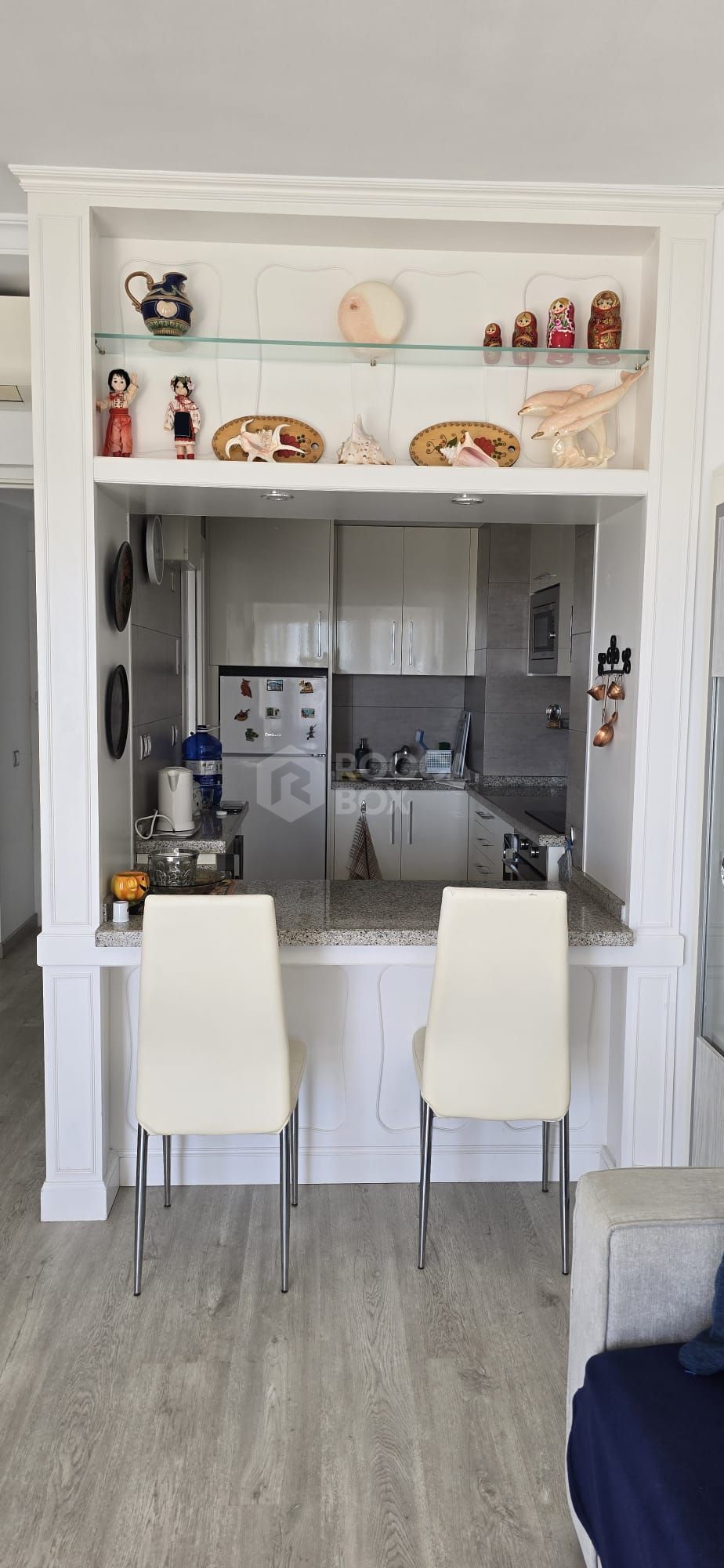 Stunning Front Line Beach Apartment with Panoramic Sea Views