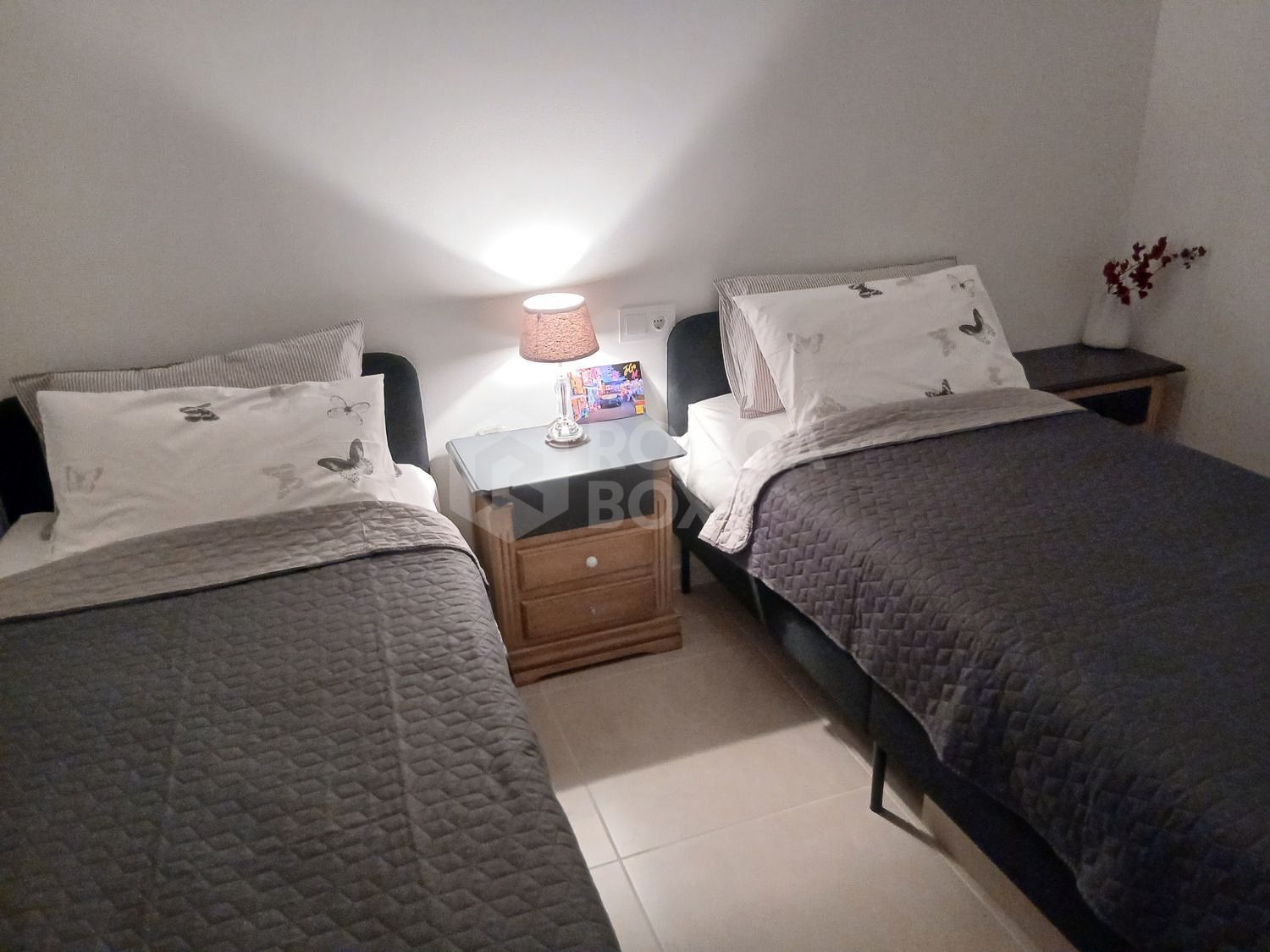 Luxury New-Build Apartment with High-End Facilities and Prime Location