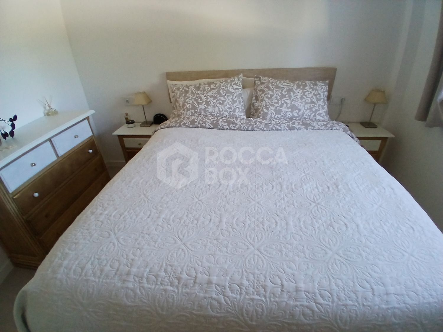 Luxury New-Build Apartment with High-End Facilities and Prime Location