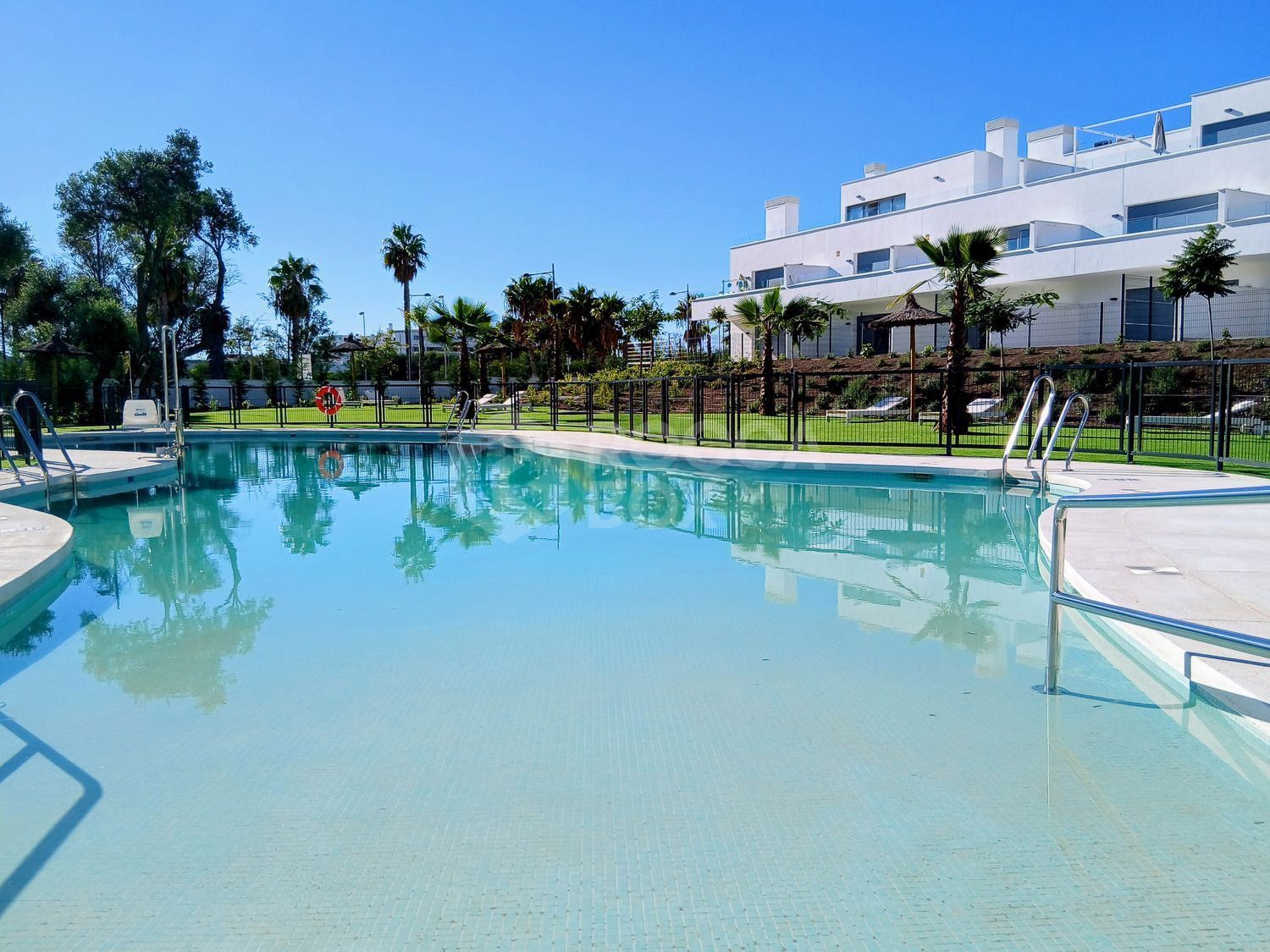 Luxury New-Build Apartment with High-End Facilities and Prime Location