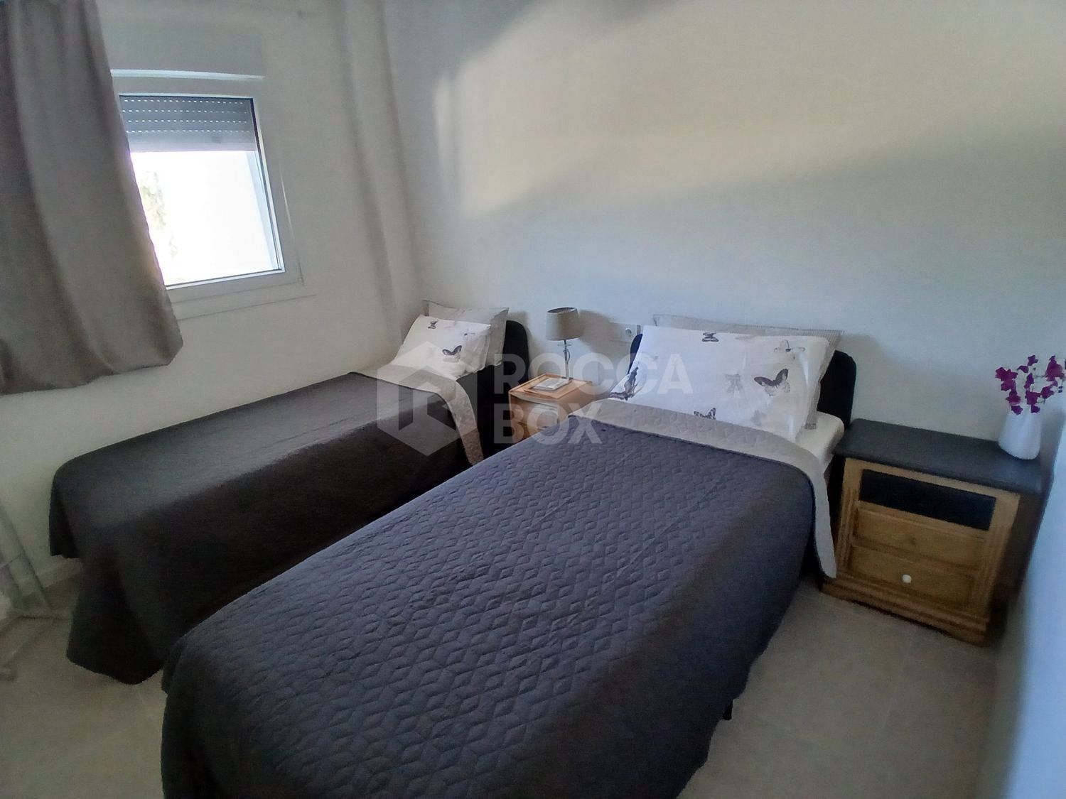 Luxury New-Build Apartment with High-End Facilities and Prime Location