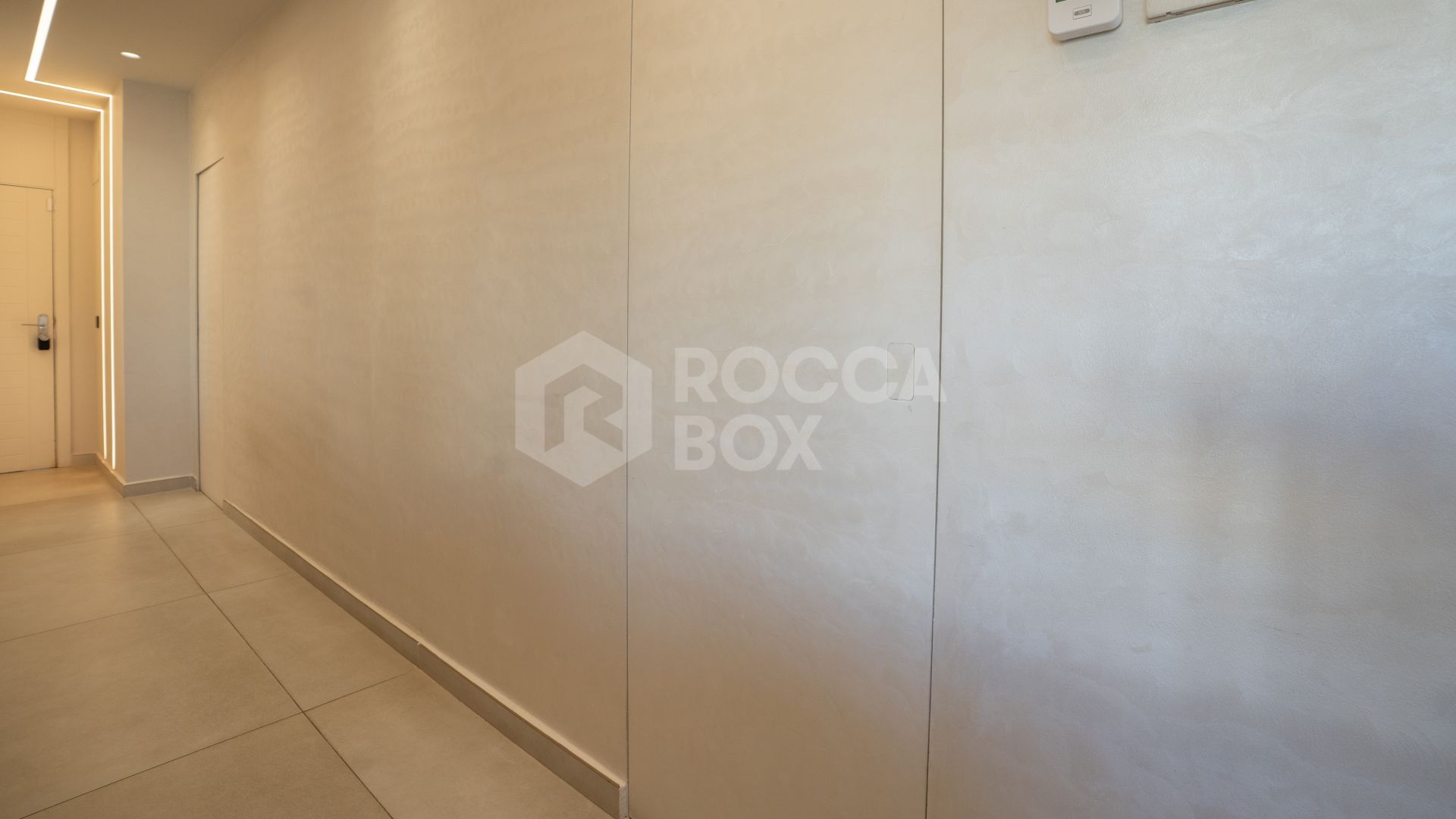 Exquisite Luxury Apartment with Expansive Terrace and Smart Home Features