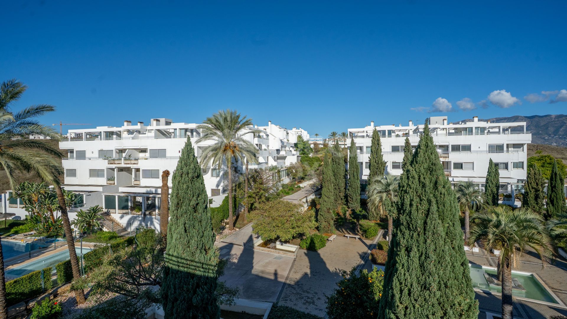 Exquisite Luxury Apartment with Expansive Terrace and Smart Home Features