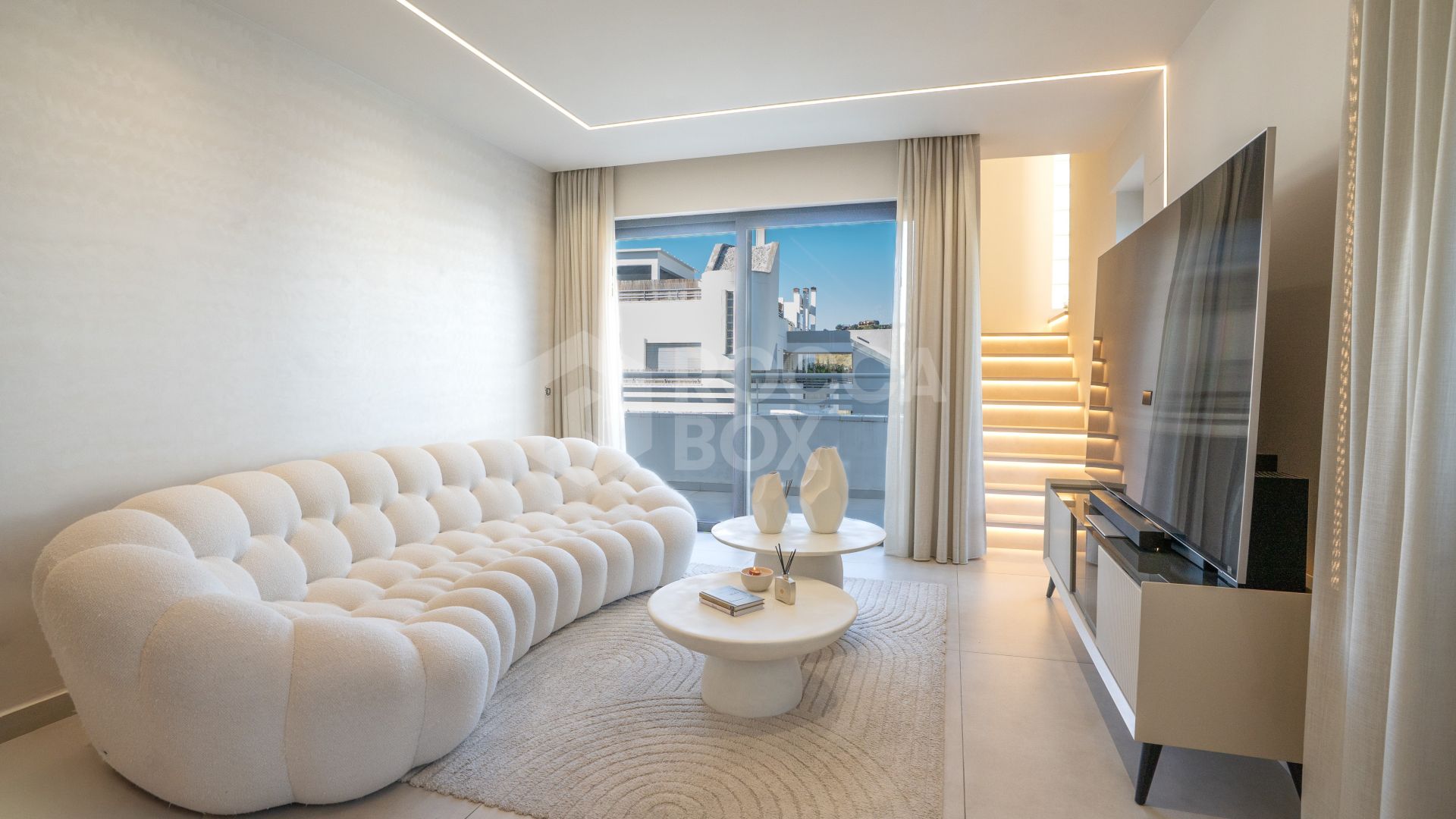 Exquisite Luxury Apartment with Expansive Terrace and Smart Home Features