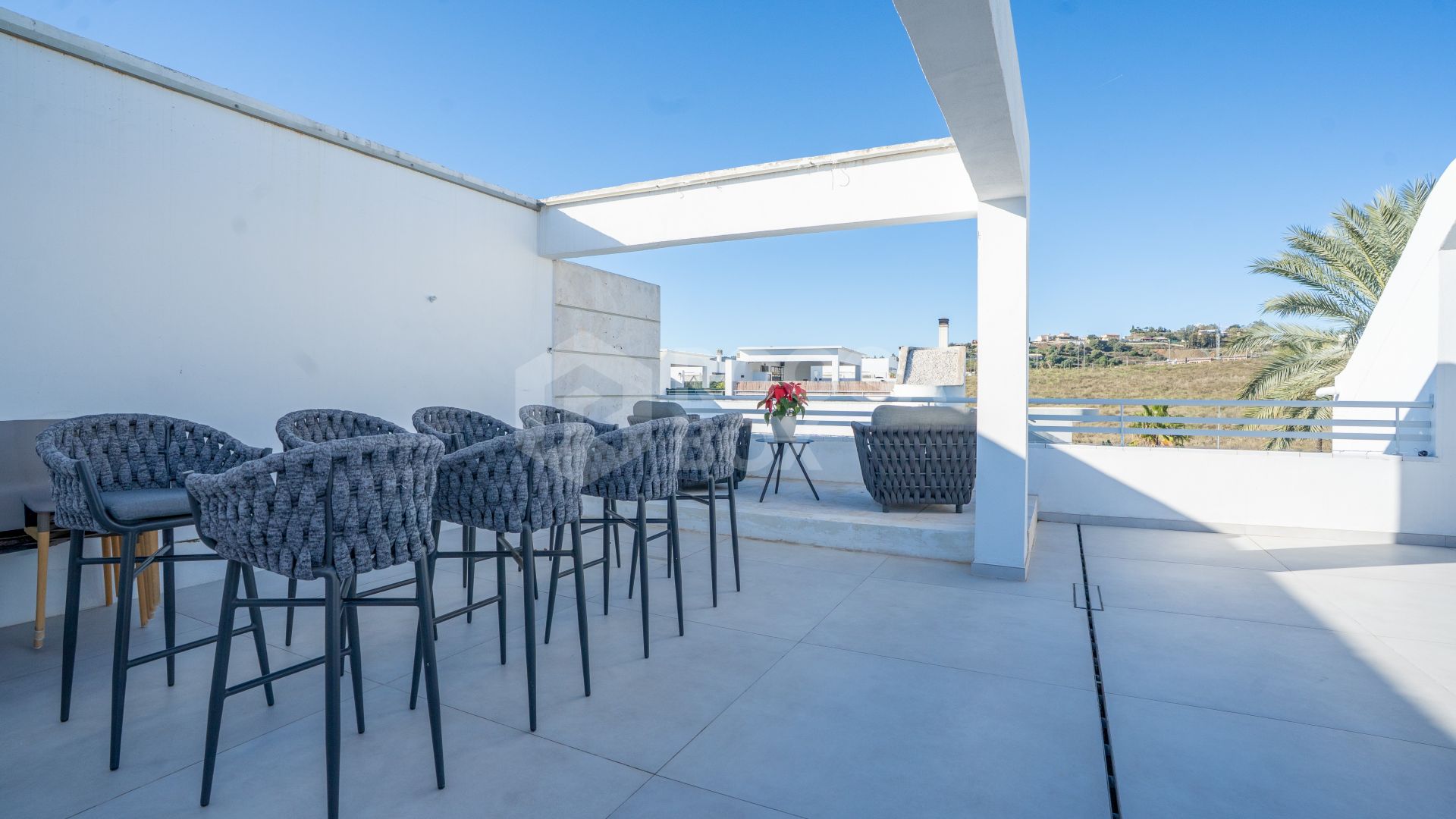 Exquisite Luxury Apartment with Expansive Terrace and Smart Home Features