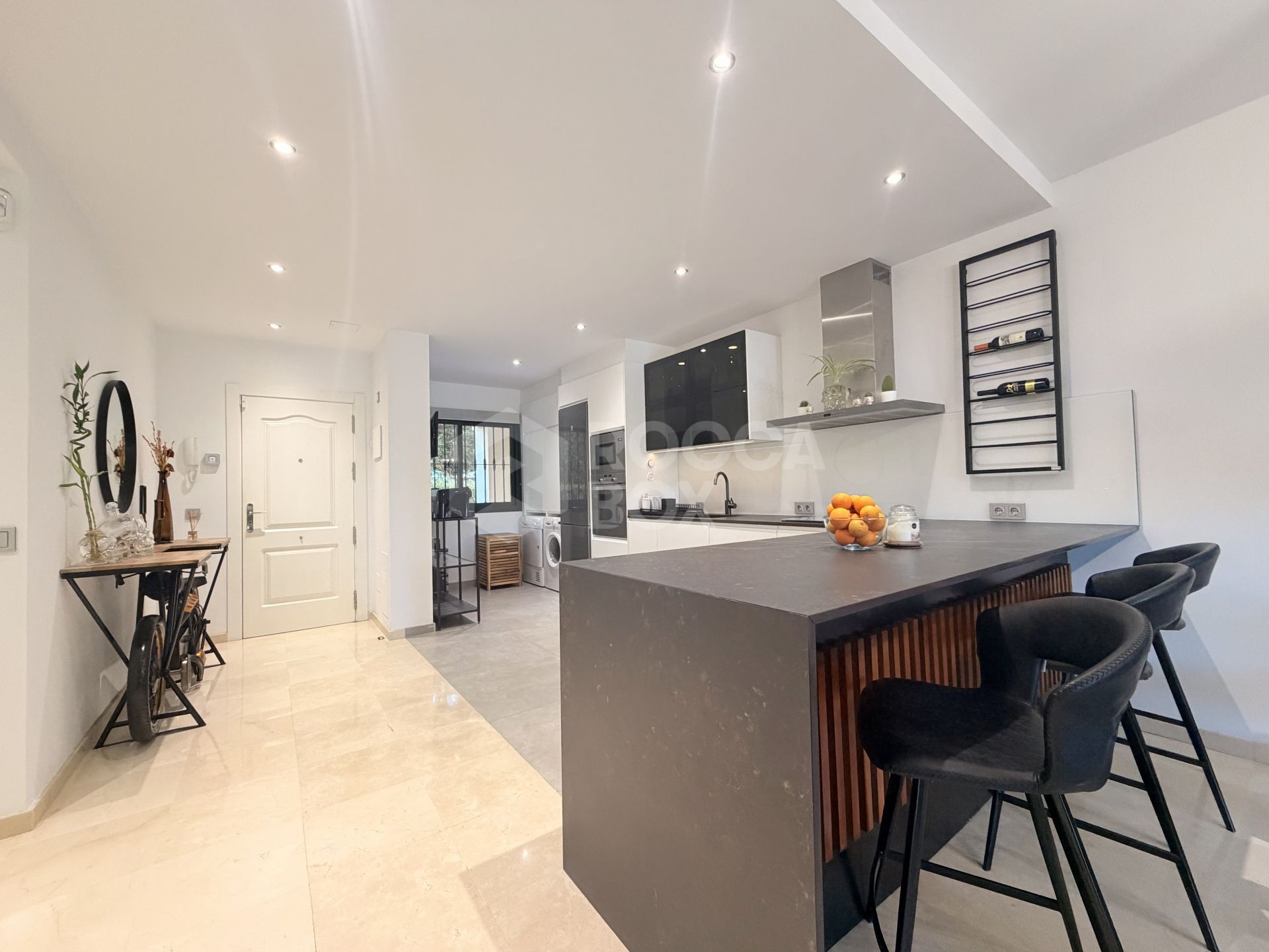 Guadalcántara Golf | Renovated ground floor apartment with private garden | Balay Crystal kitchen | 24-hour security