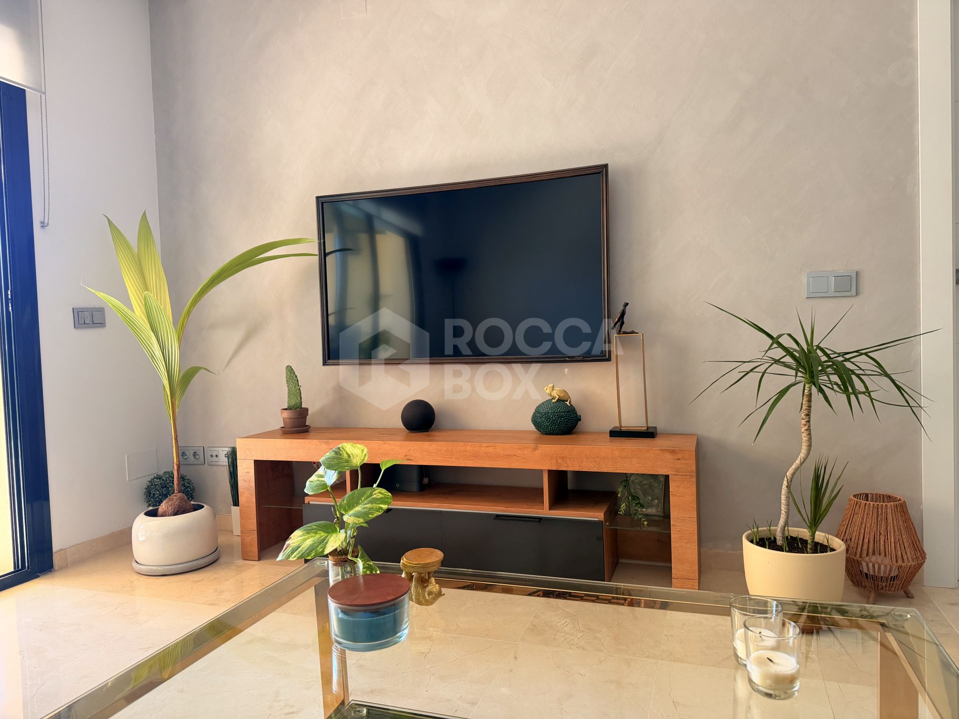 Guadalcántara Golf | Renovated ground floor apartment with private garden | Balay Crystal kitchen | 24-hour security