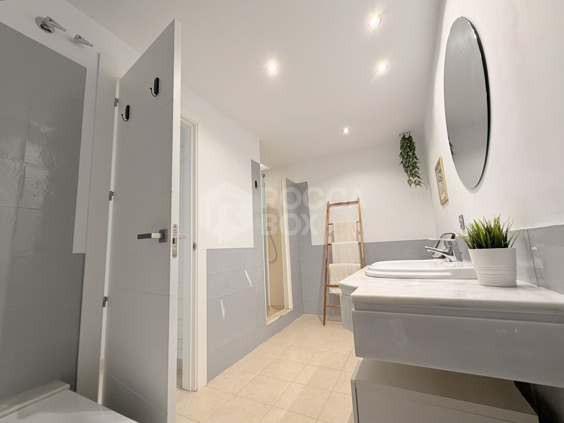 Guadalcántara Golf | Renovated ground floor apartment with private garden | Balay Crystal kitchen | 24-hour security