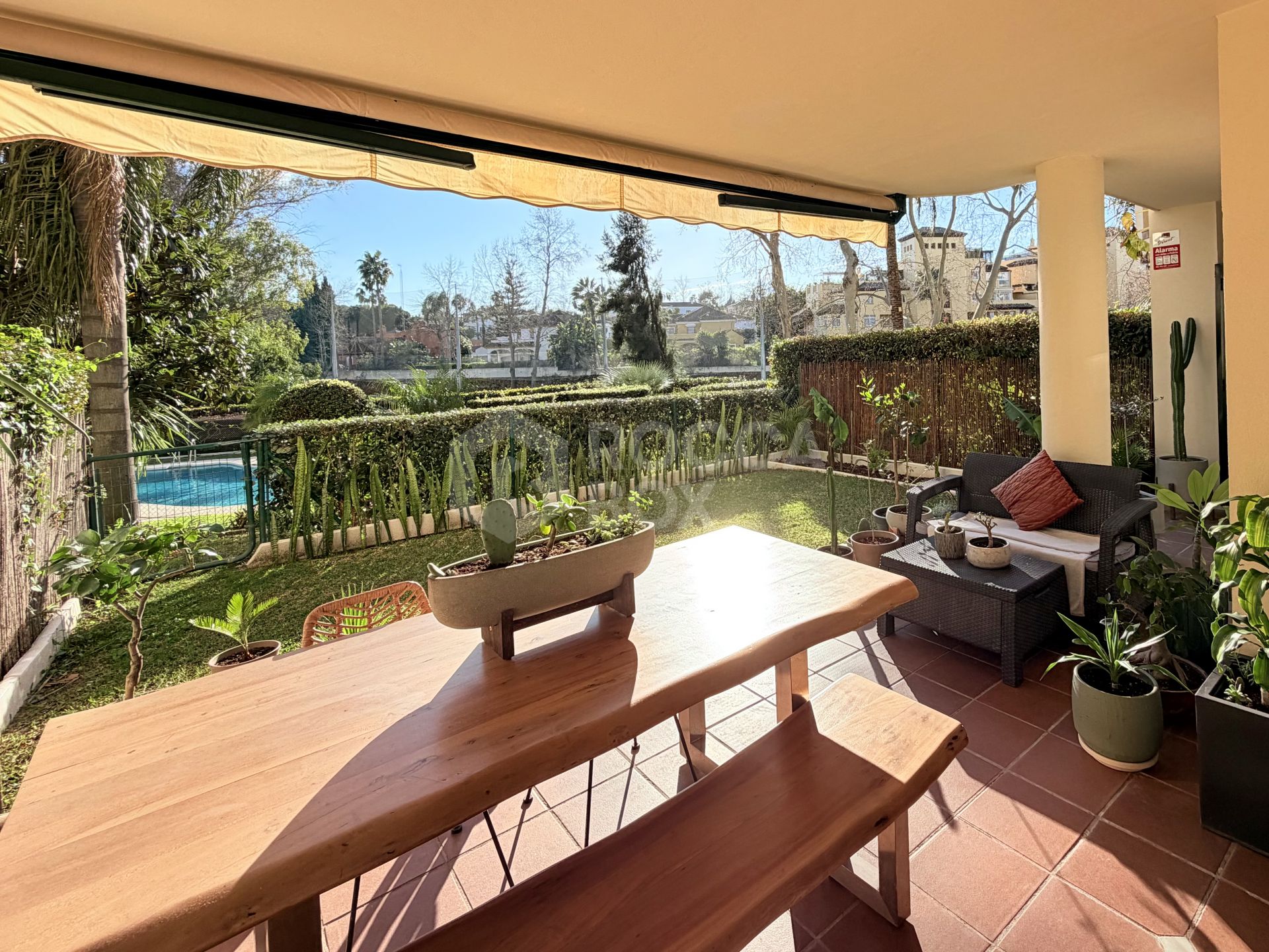 Guadalcántara Golf | Renovated ground floor apartment with private garden | Balay Crystal kitchen | 24-hour security
