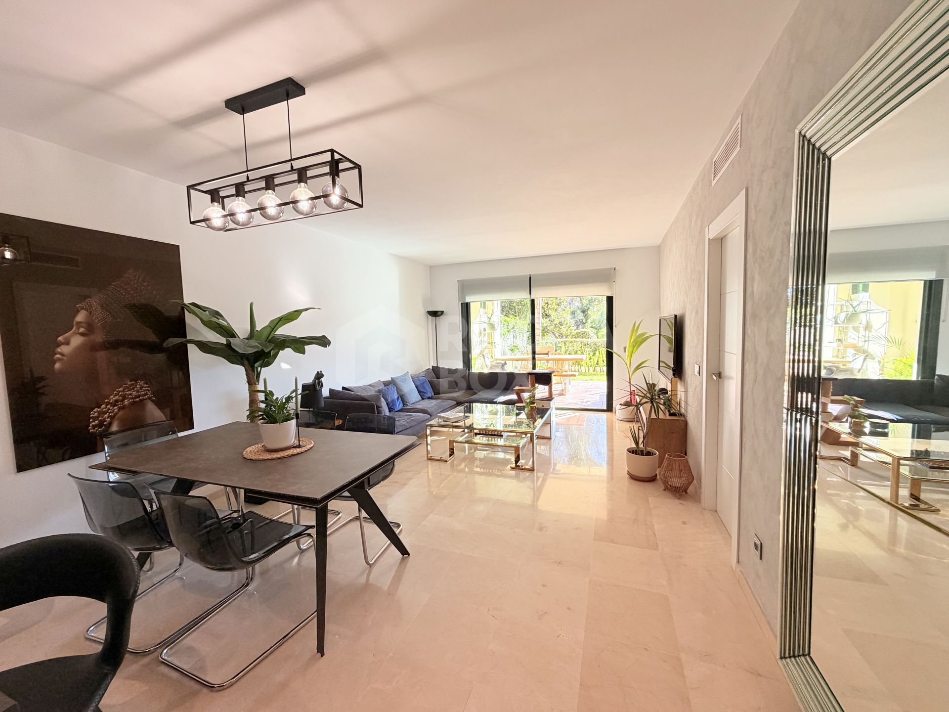Guadalcántara Golf | Renovated ground floor apartment with private garden | Balay Crystal kitchen | 24-hour security