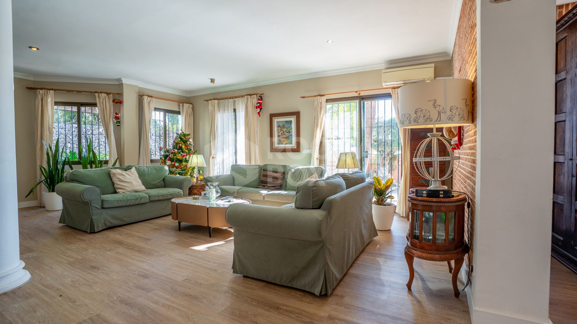 Elegant Five-Bedroom Villa with Private Pool and Garden