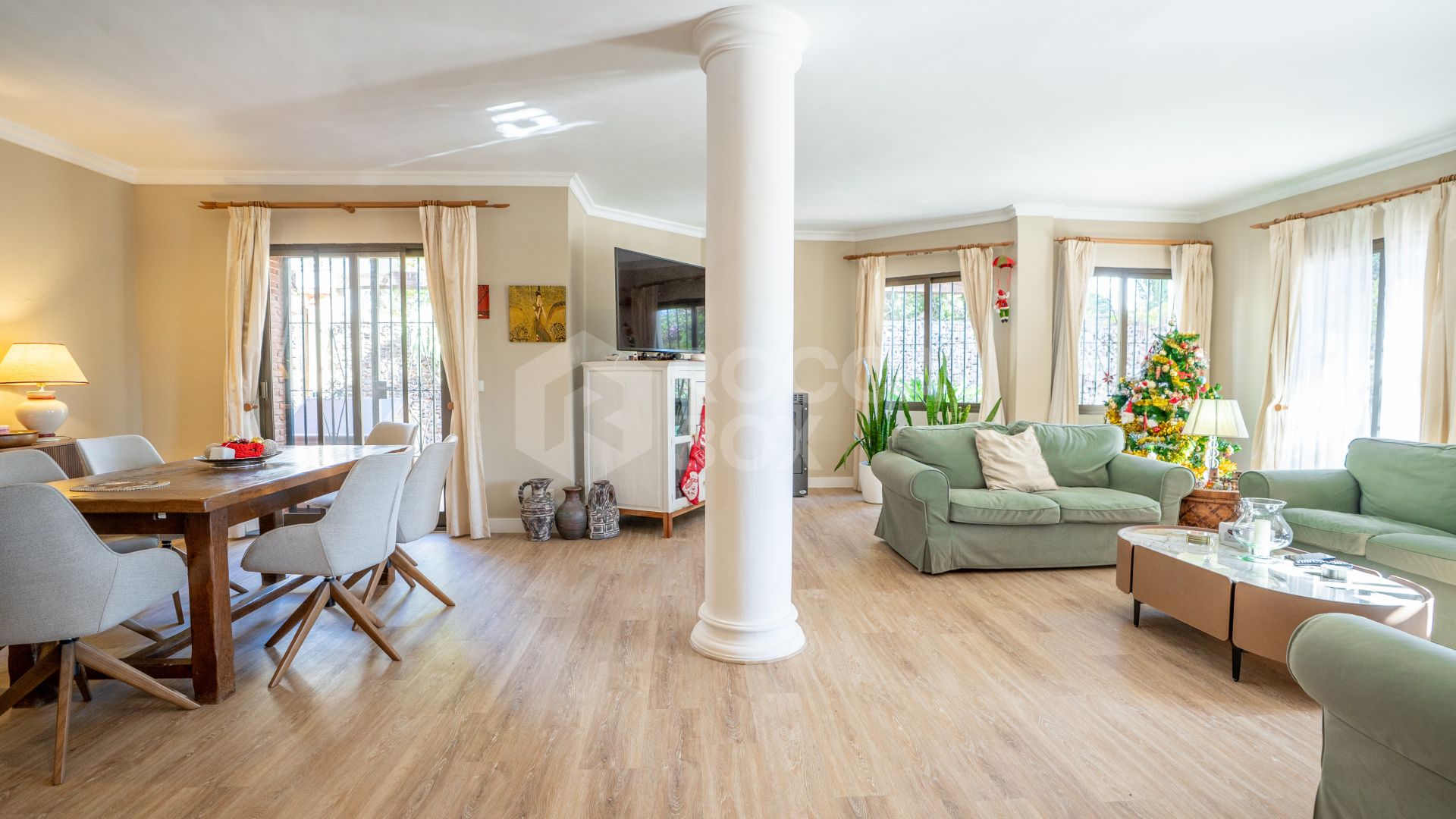 Elegant Five-Bedroom Villa with Private Pool and Garden