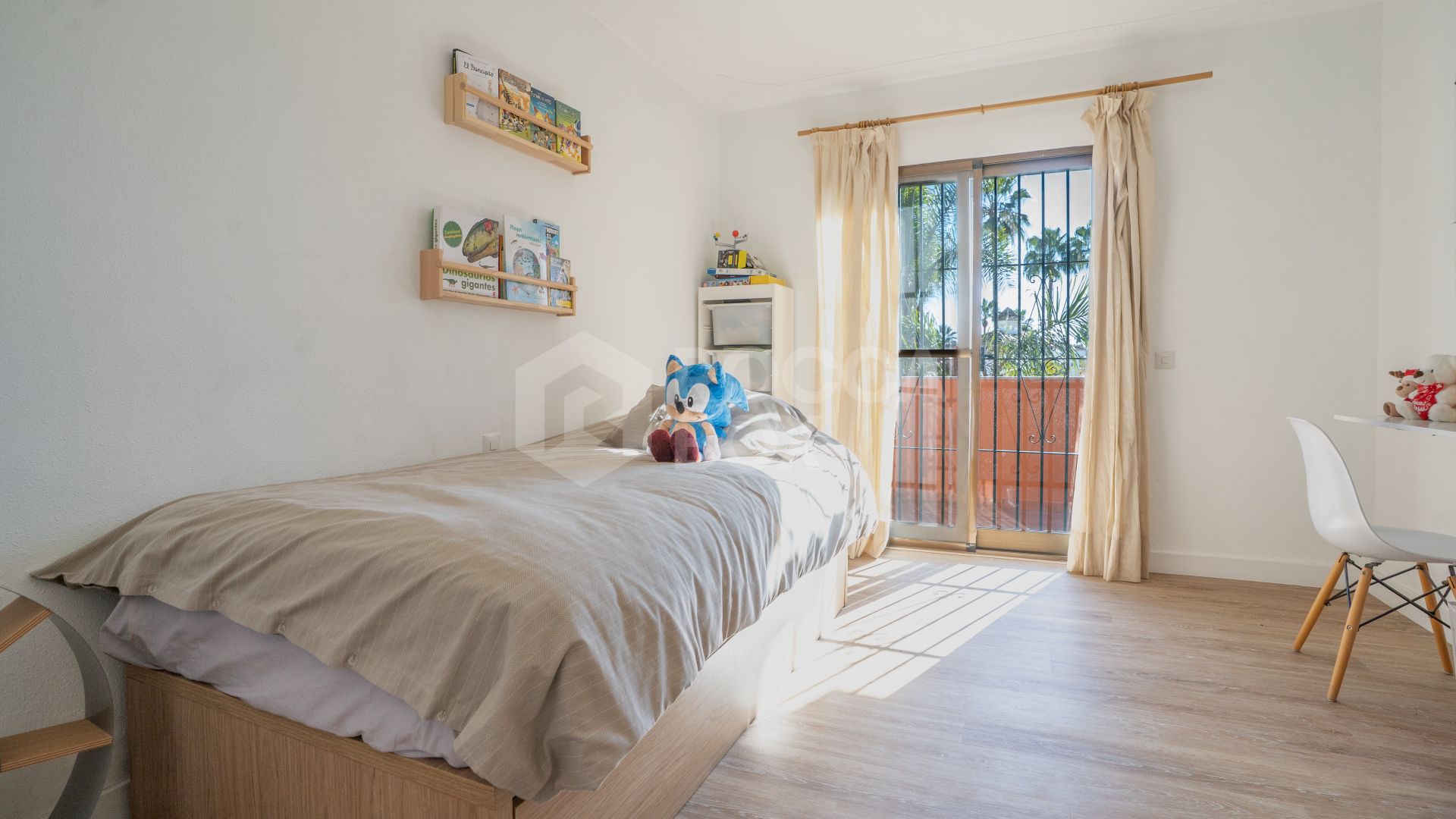 Elegant Five-Bedroom Villa with Private Pool and Garden