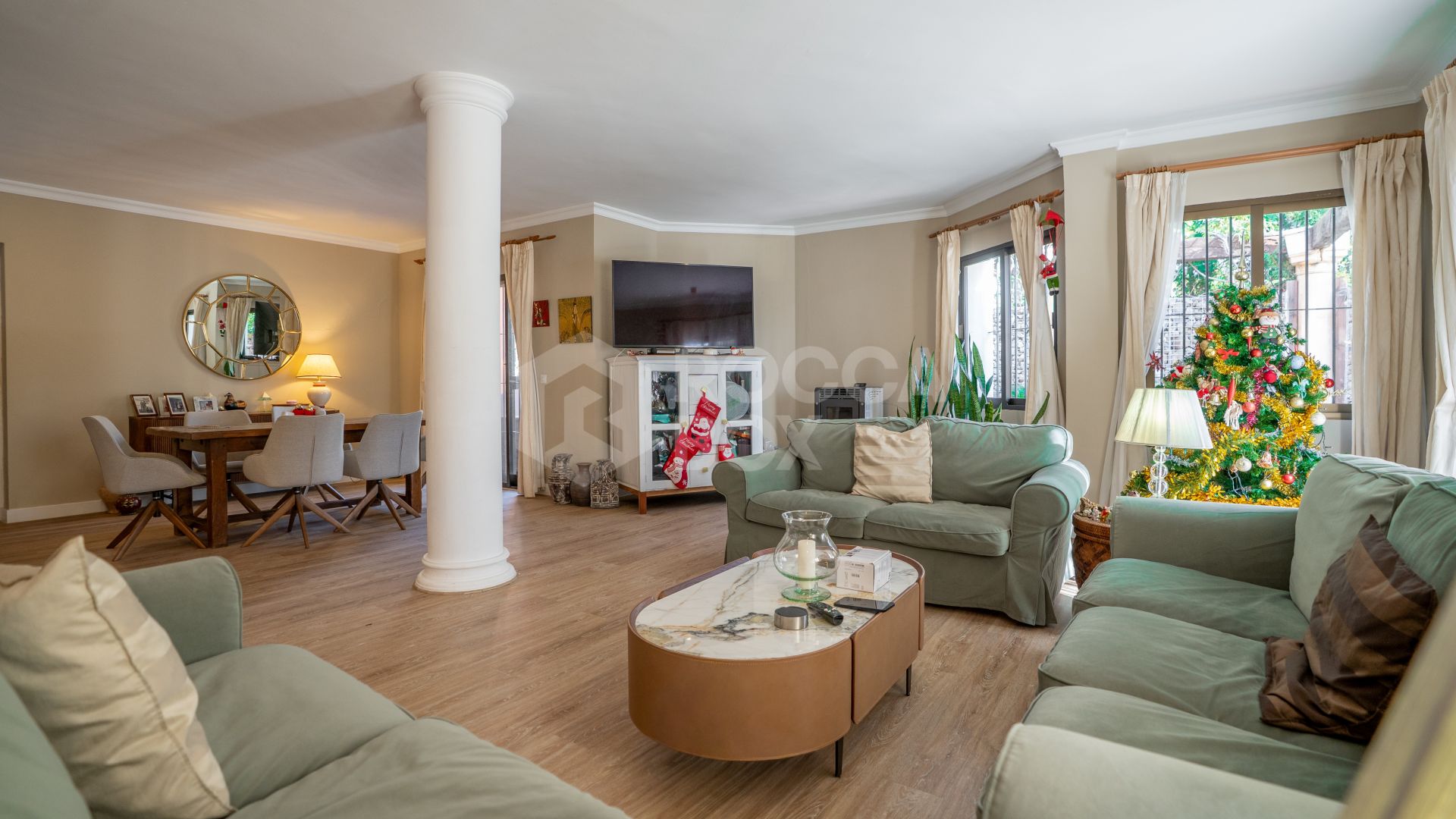 Elegant Five-Bedroom Villa with Private Pool and Garden