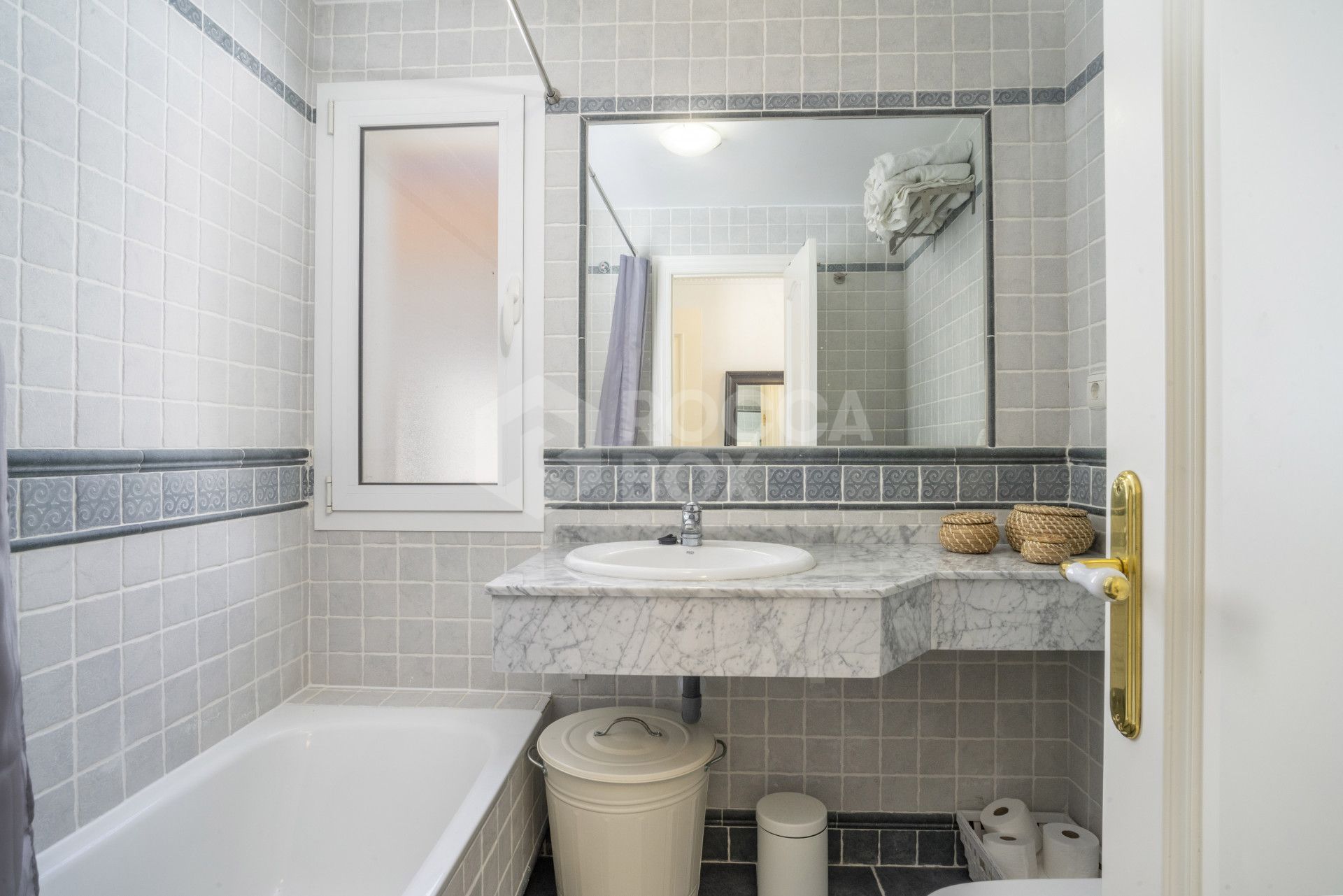 Elegant Two Bedroom Apartment with Tranquil Surroundings and Modern Comforts