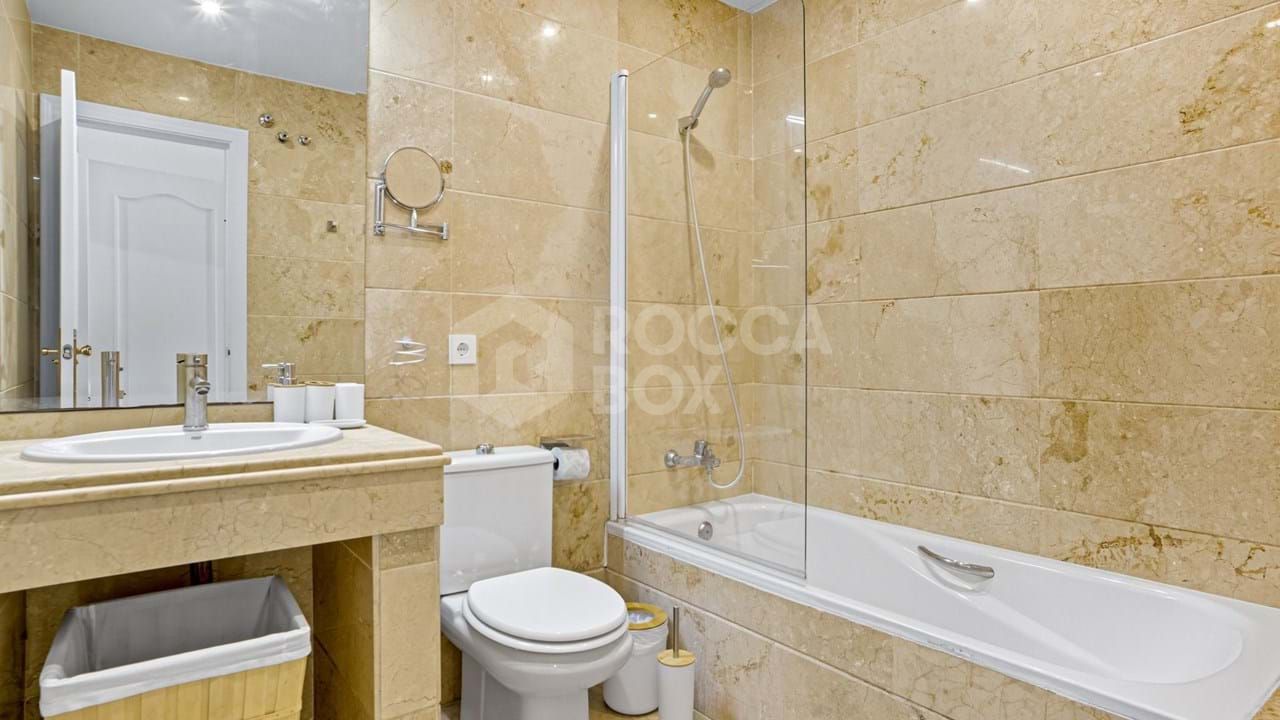 Elegant Ground Floor Apartment with Mountain Views in Los Pinos de Aloha