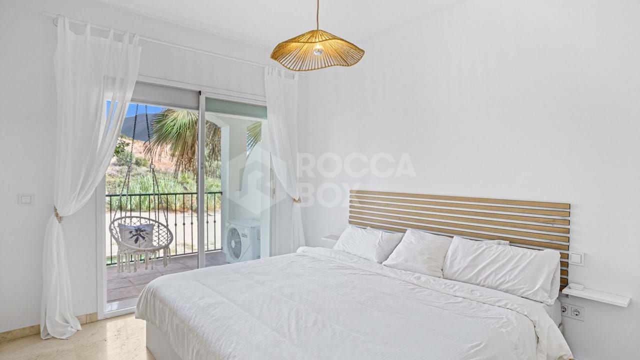 Elegant Ground Floor Apartment with Mountain Views in Los Pinos de Aloha