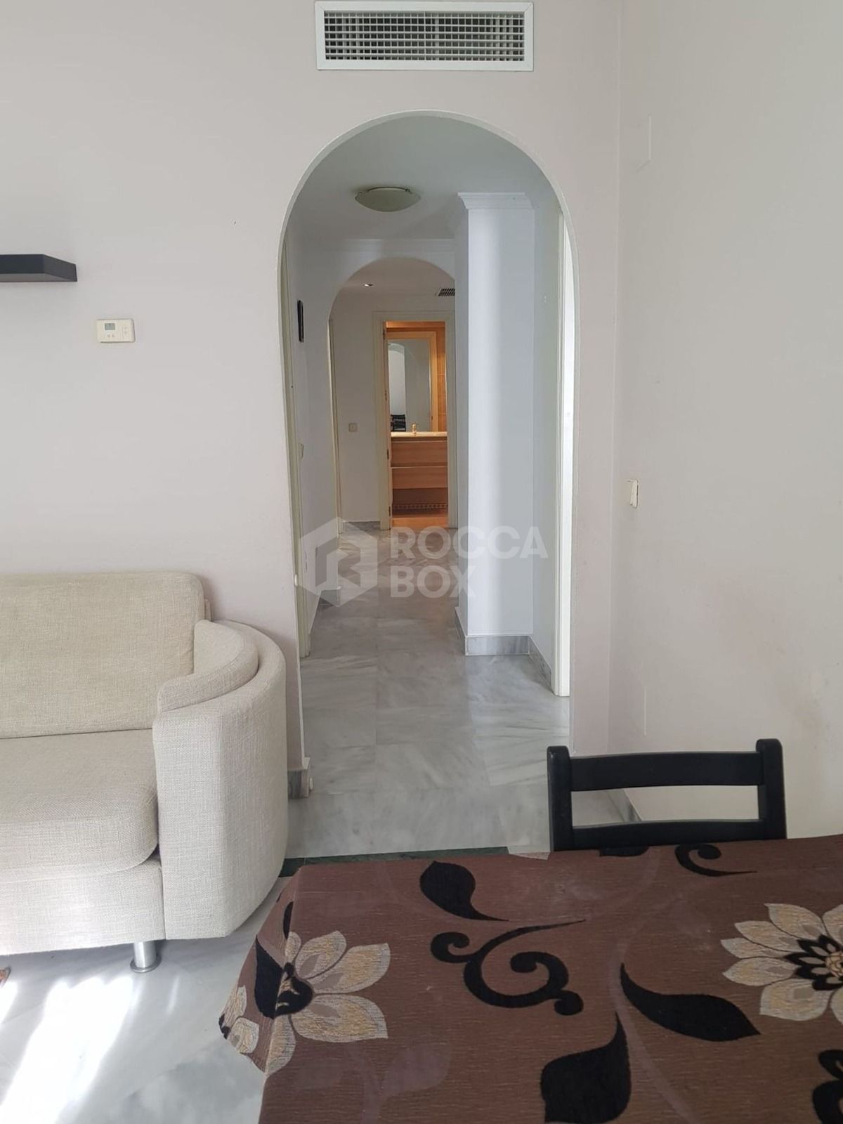 Elegant Ground Floor Apartment with Panoramic Views and Exceptional Location