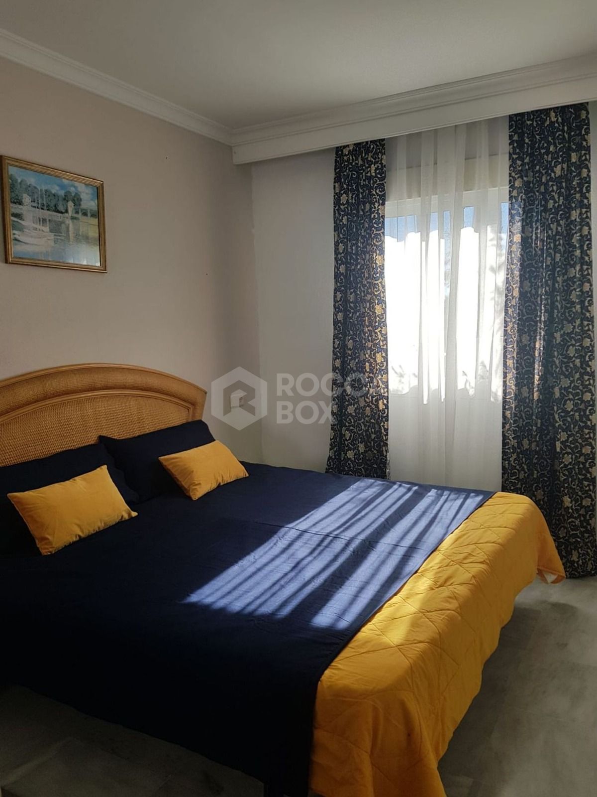 Elegant Ground Floor Apartment with Panoramic Views and Exceptional Location