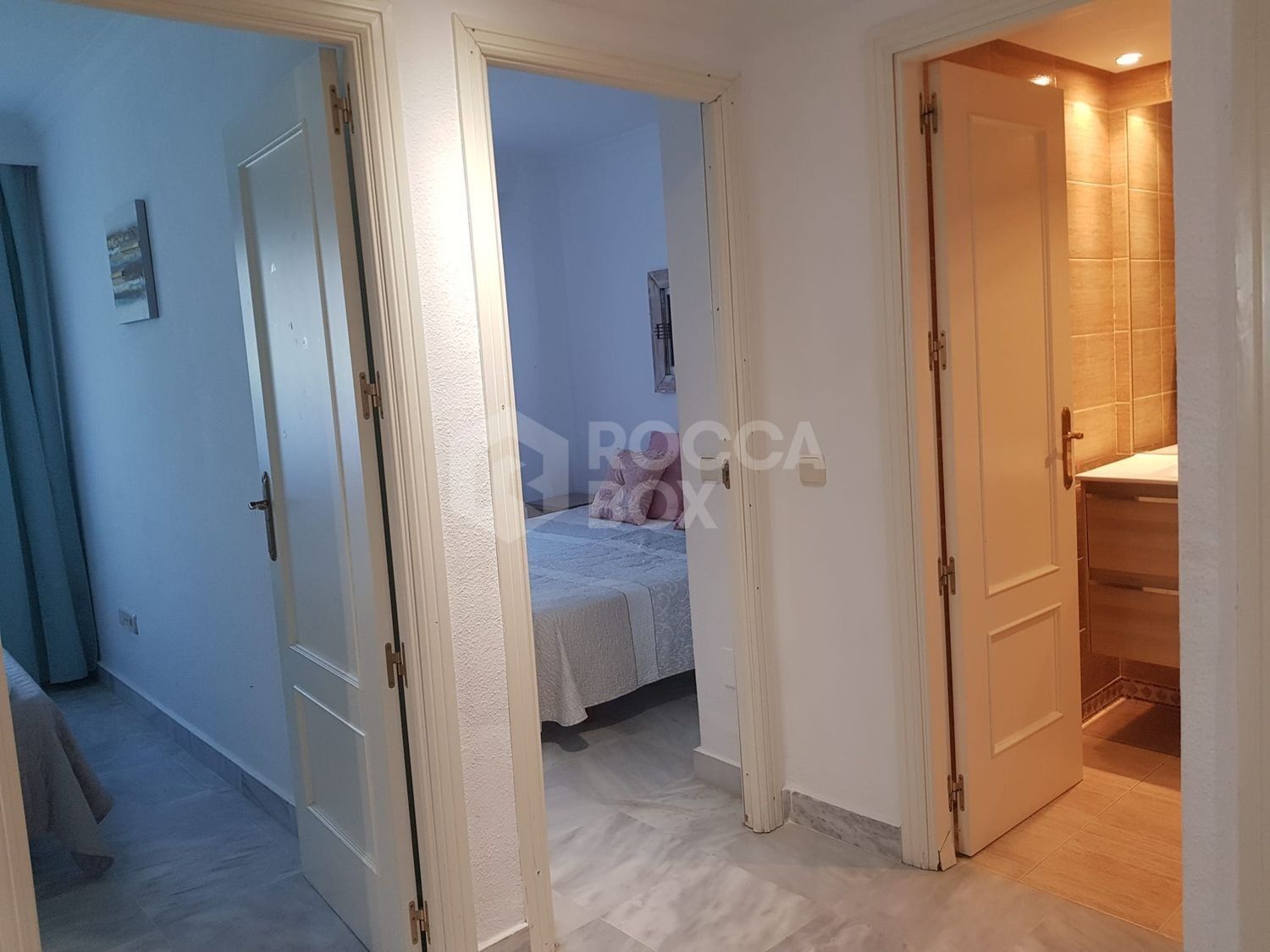 Elegant Ground Floor Apartment with Panoramic Views and Exceptional Location