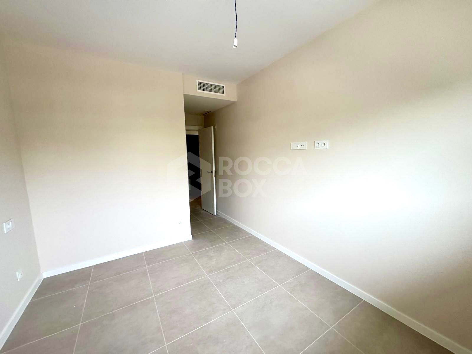 Contemporary 2-Bedroom Apartment in Aquagardens, Bel Air