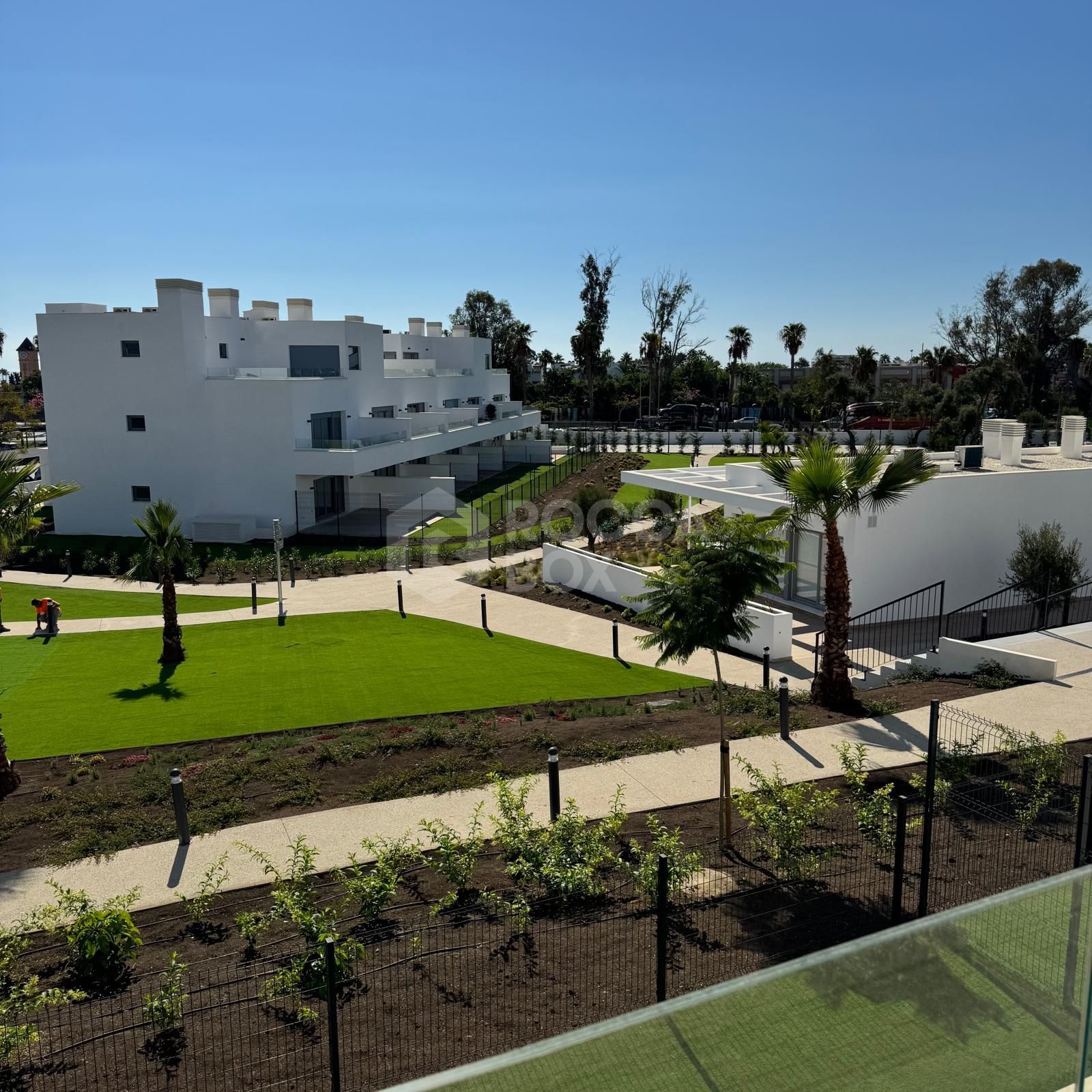 Contemporary 2-Bedroom Apartment in Aquagardens, Bel Air