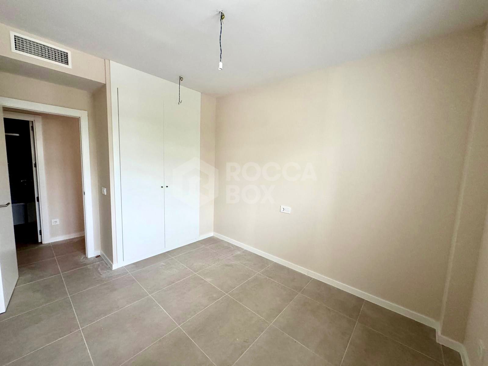 Contemporary 2-Bedroom Apartment in Aquagardens, Bel Air